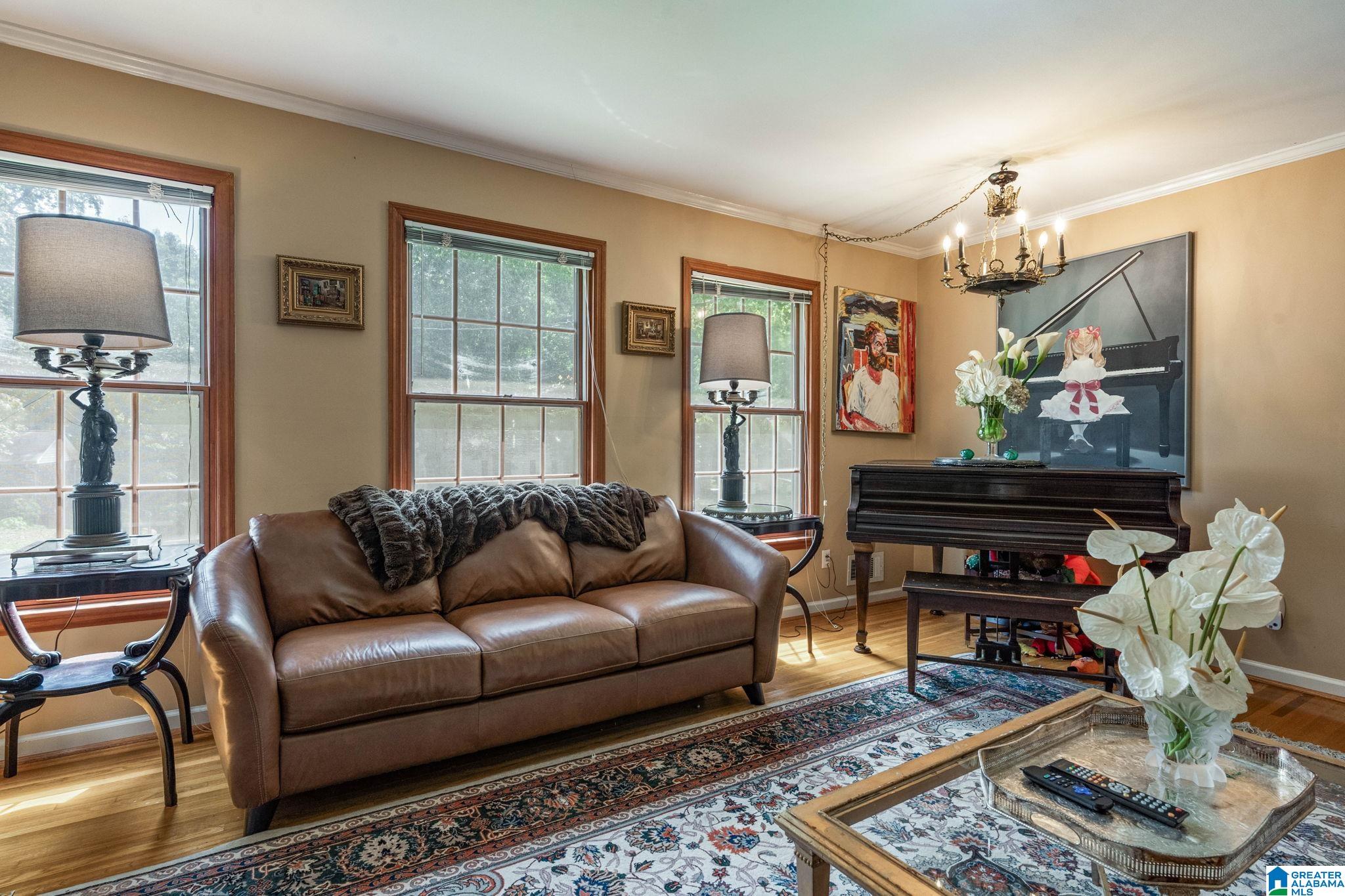 636 YELLOWSTONE DRIVE