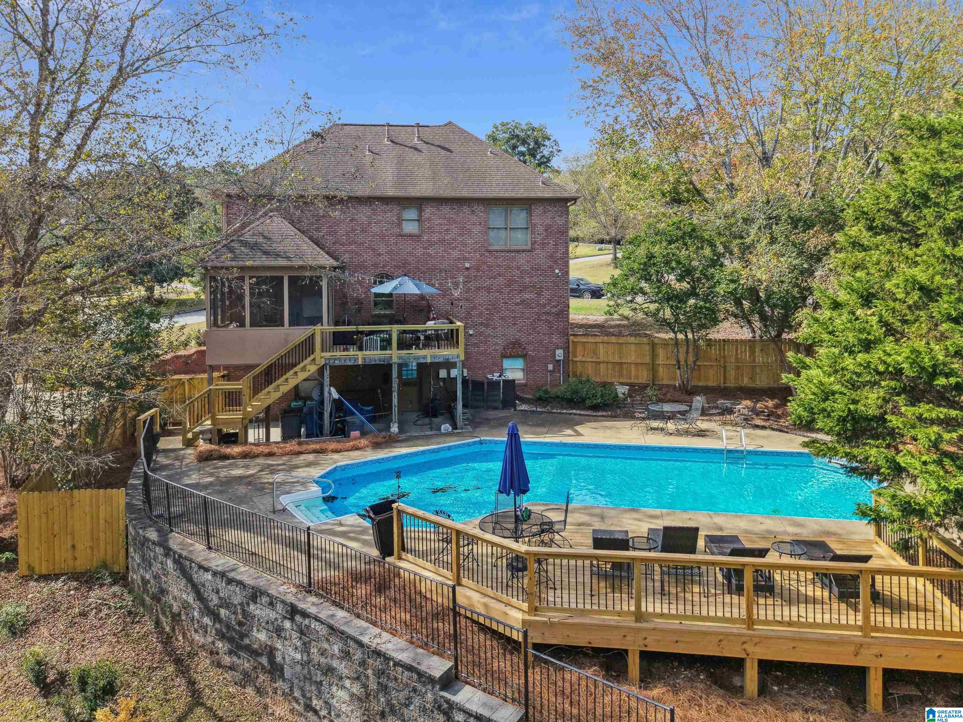 1124 RUSHING PARC DRIVE