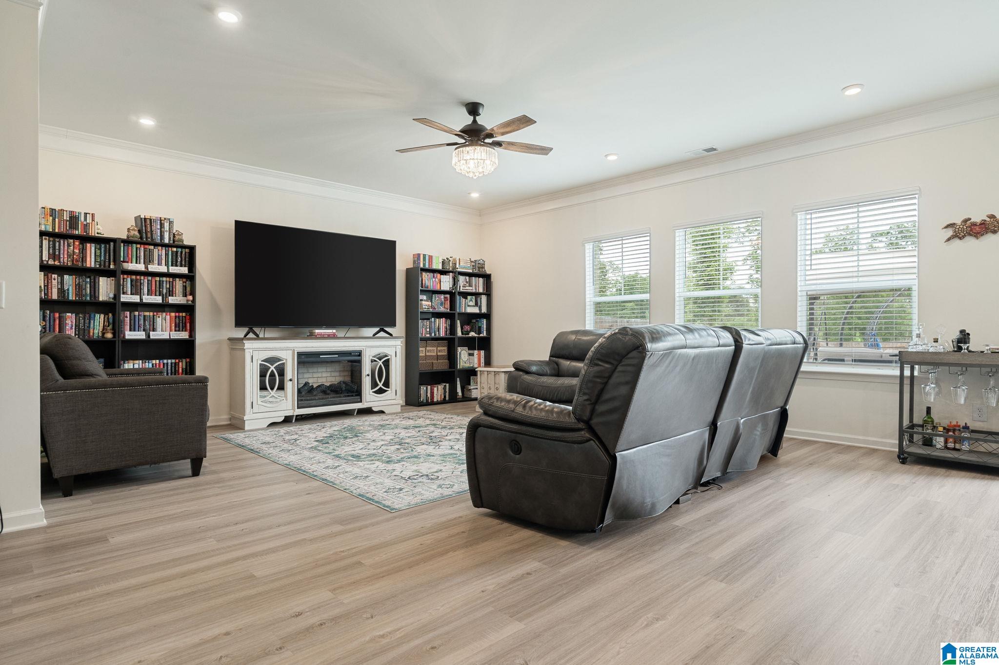 4865 MAE BETH CIRCLE