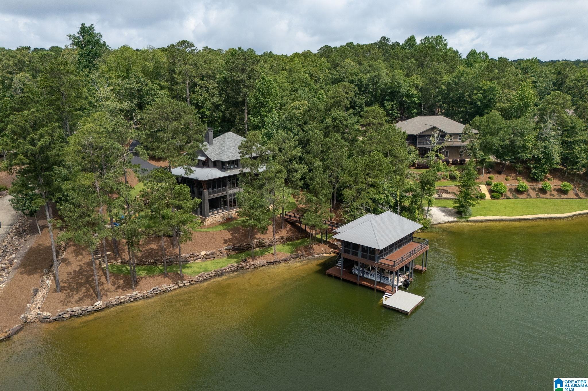 684 AMBER DRIVE