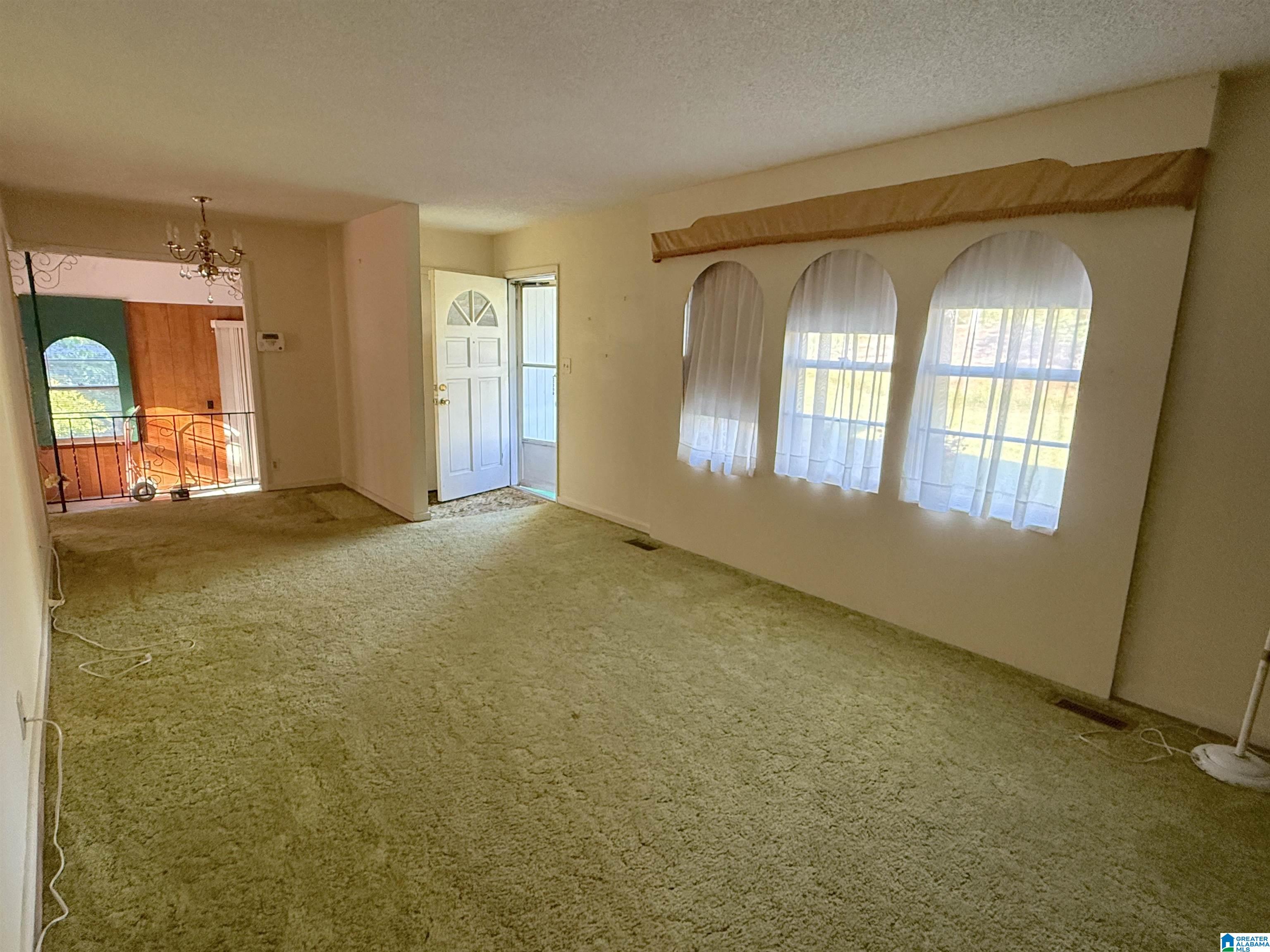 233 IRIS DRIVE