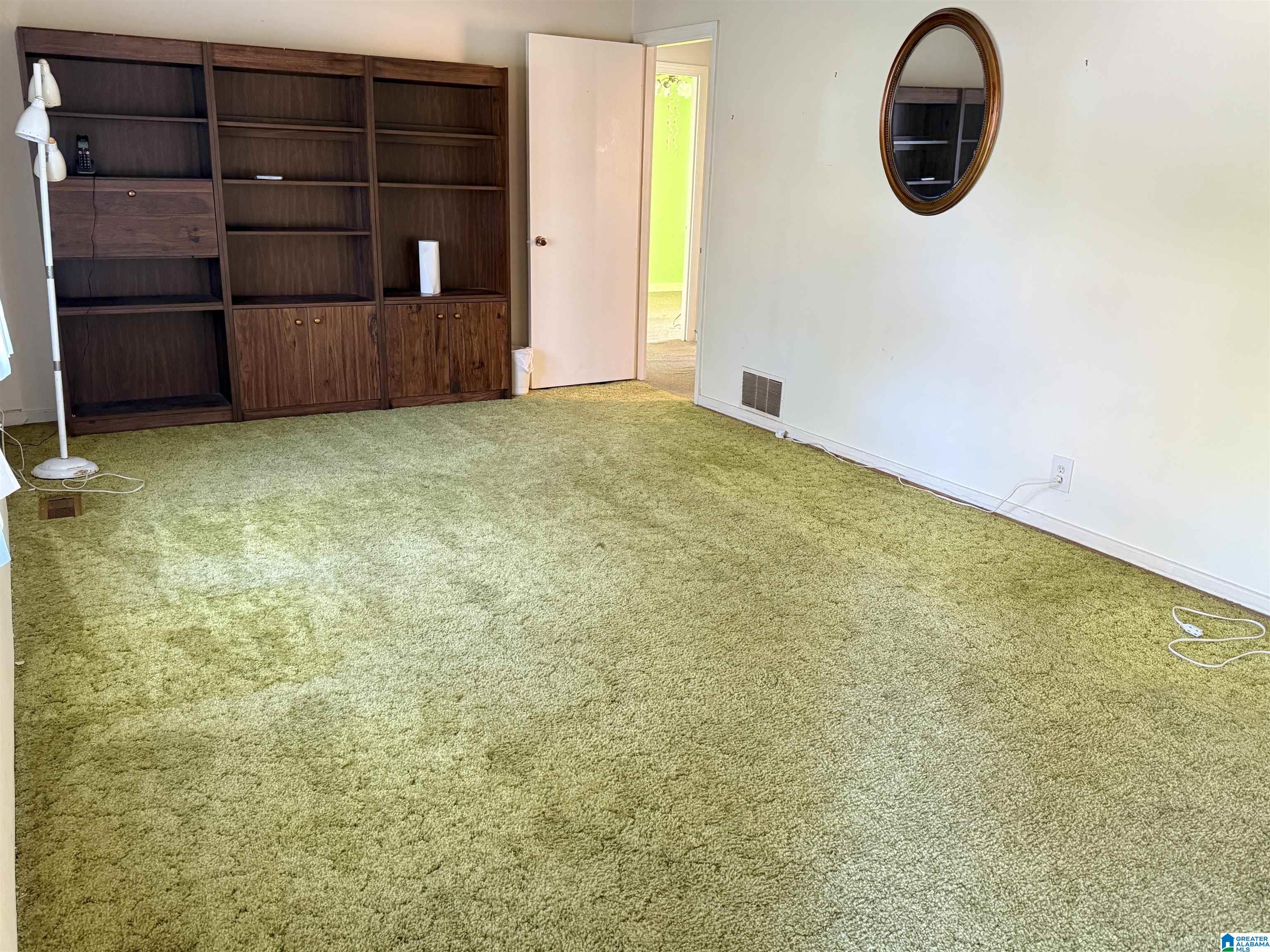 233 IRIS DRIVE
