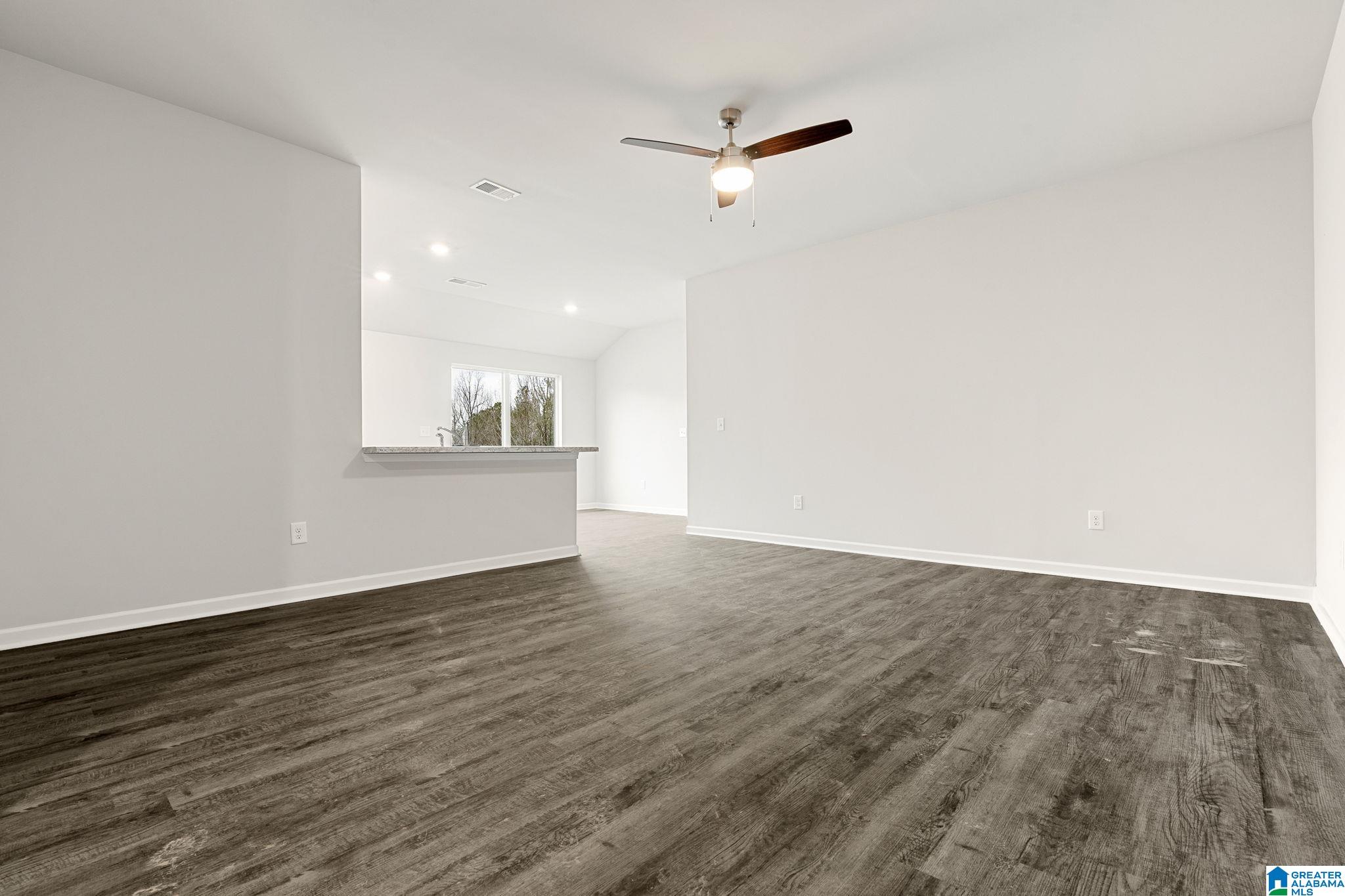808 CAMDEN LOOP
