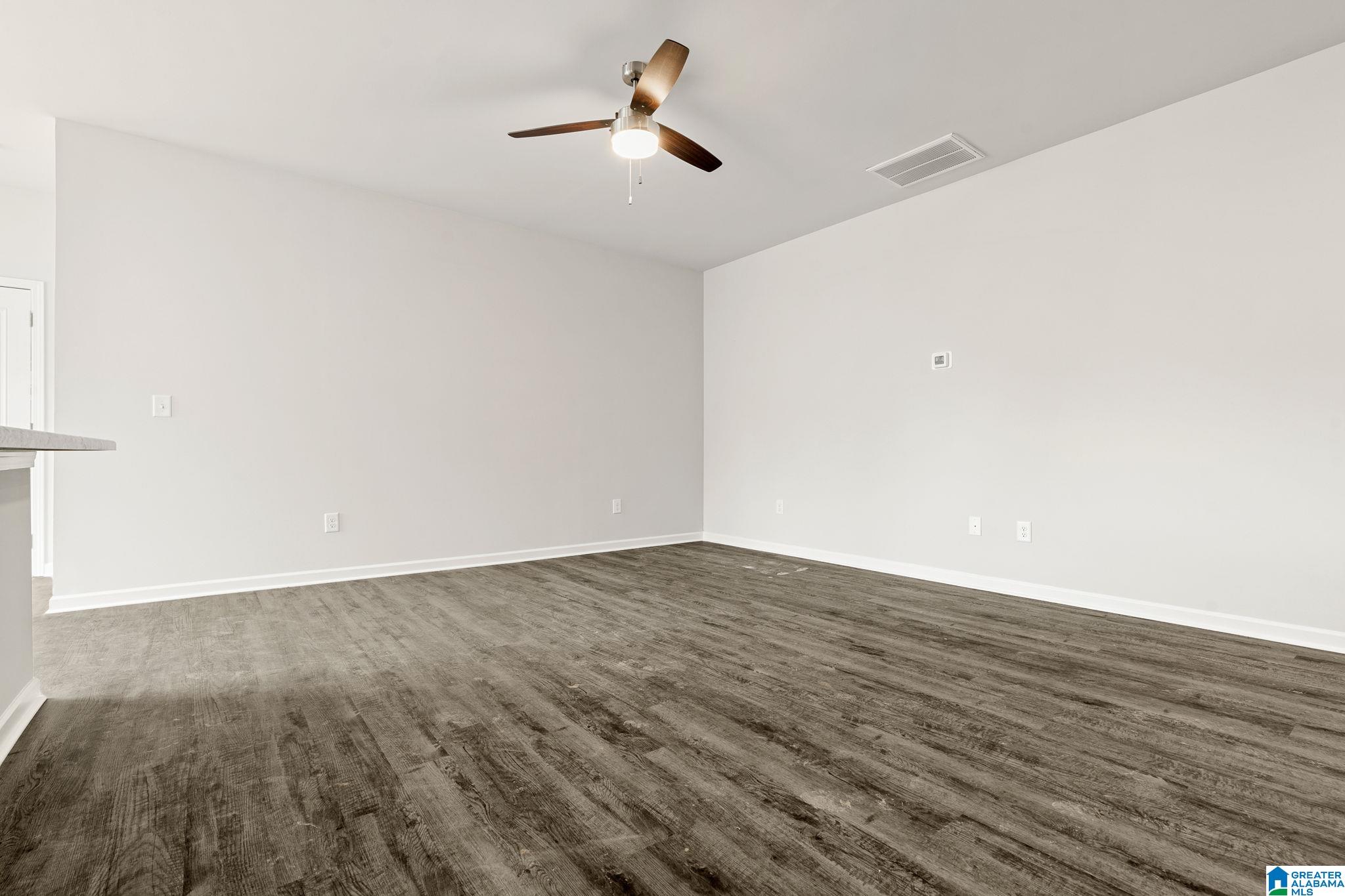 808 CAMDEN LOOP
