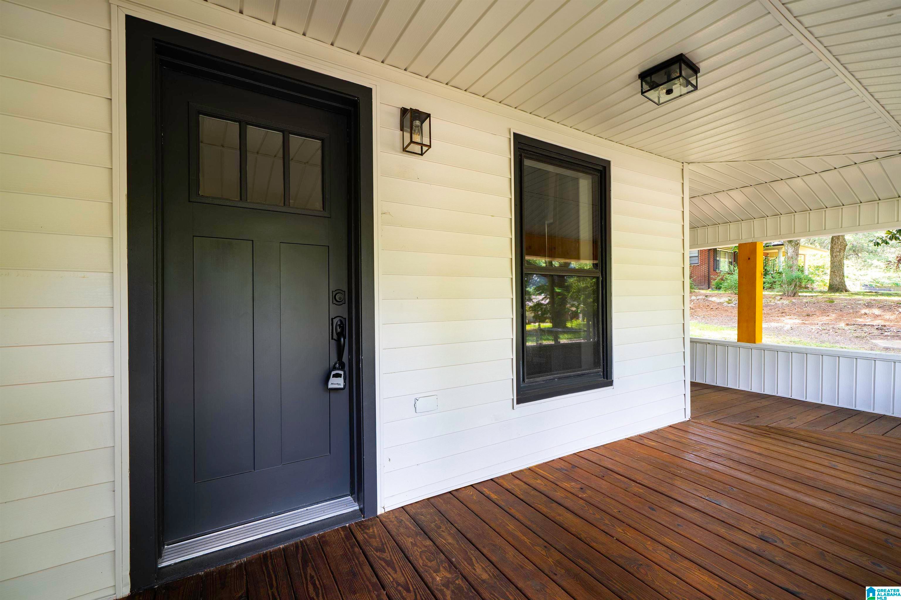 211 5TH AVENUE NE
