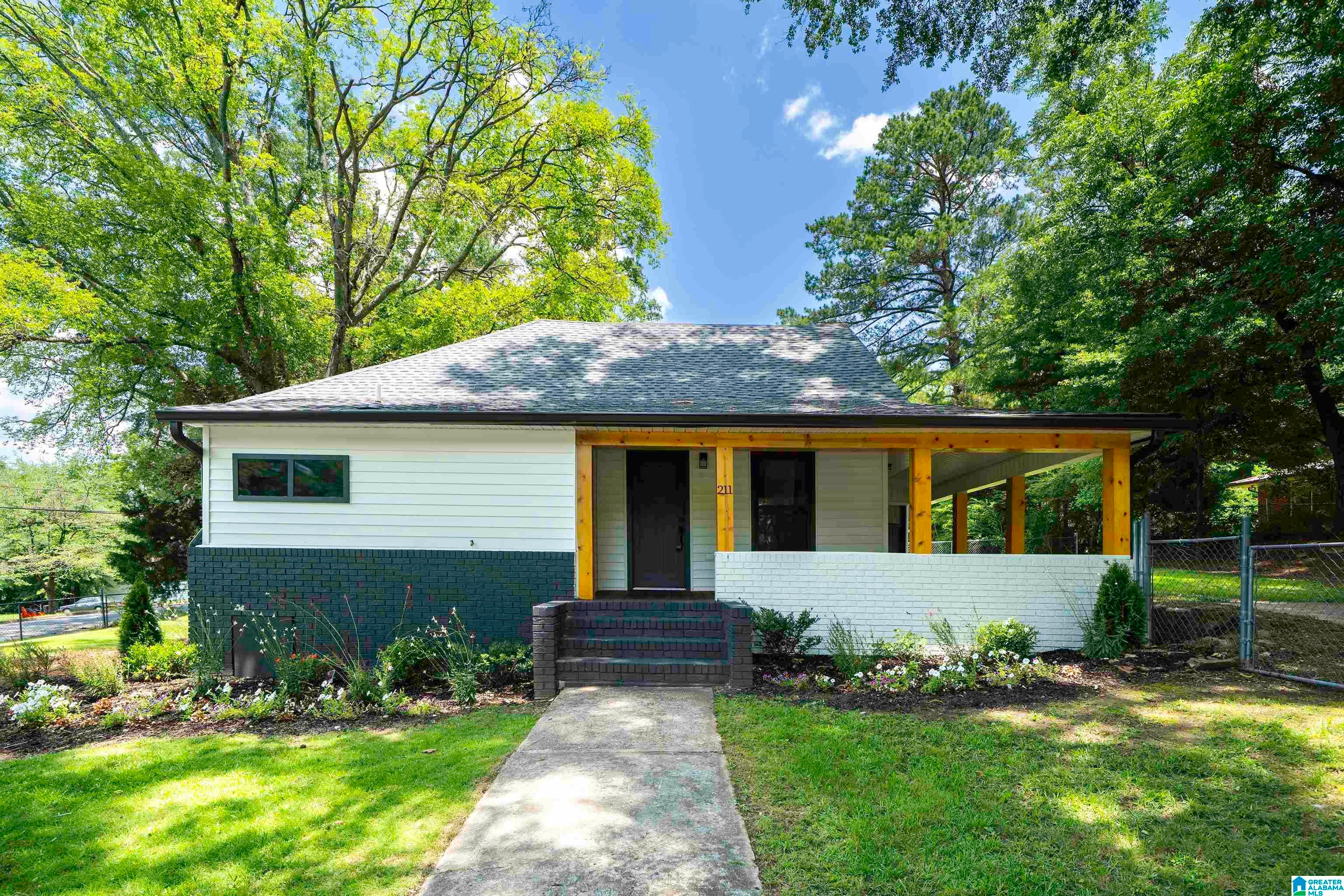 Photo 1 of 46 — 211 5TH AVENUE NE, CARBON HILL, AL 35549