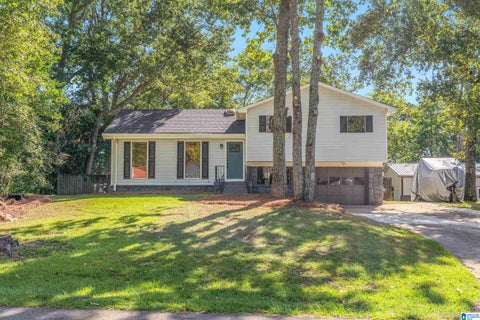 Photo of 3929 Rock Ridge Road, IRONDALE, AL 35210 (MLS # 21464335)