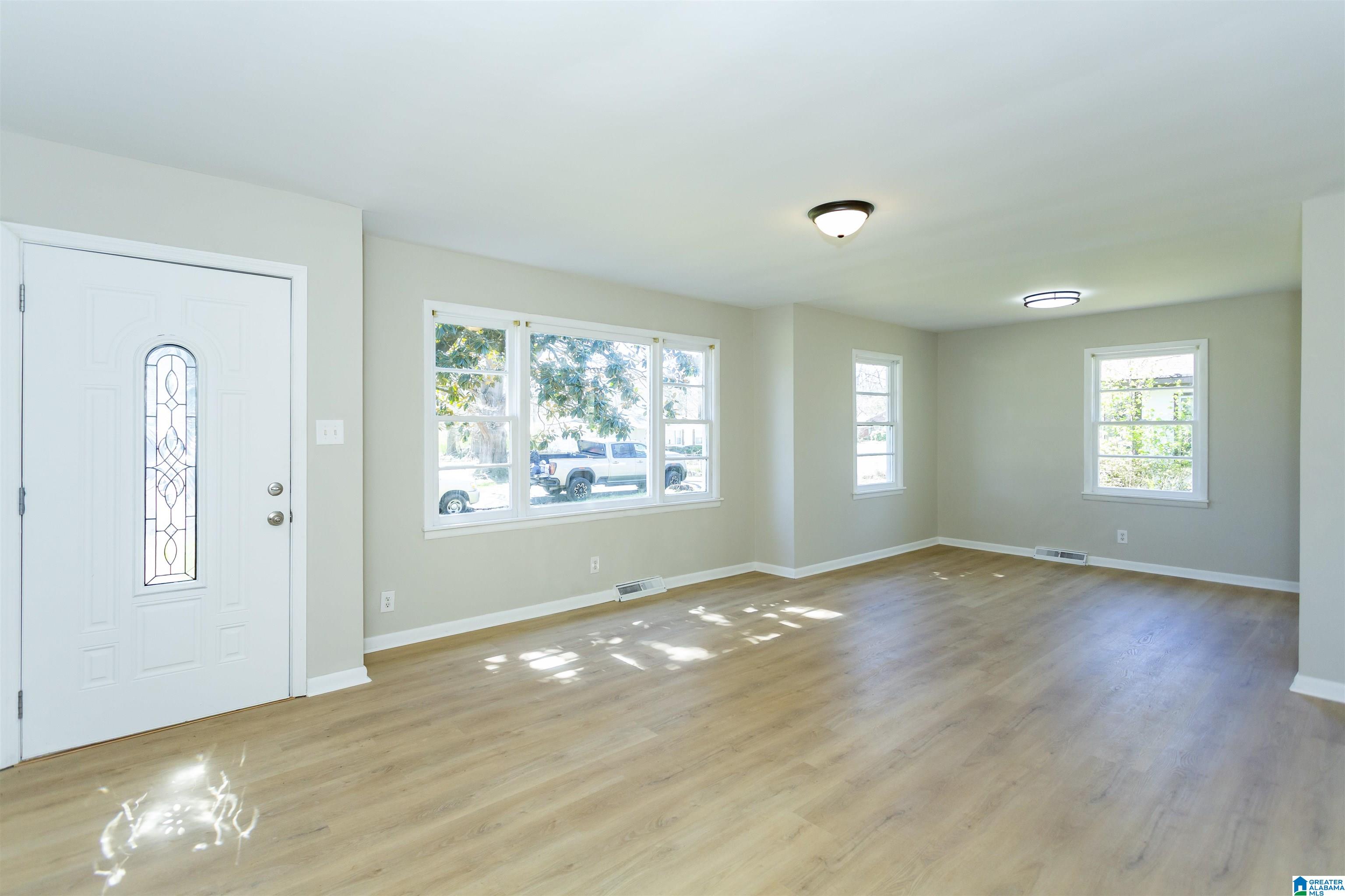 121 MEADOWOOD AVENUE