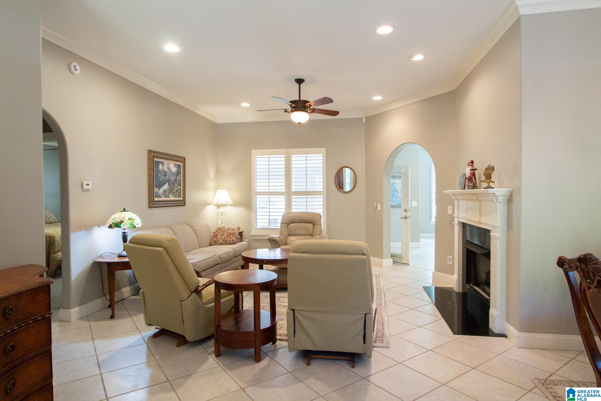 1084 SADDLE CREEK PARKWAY