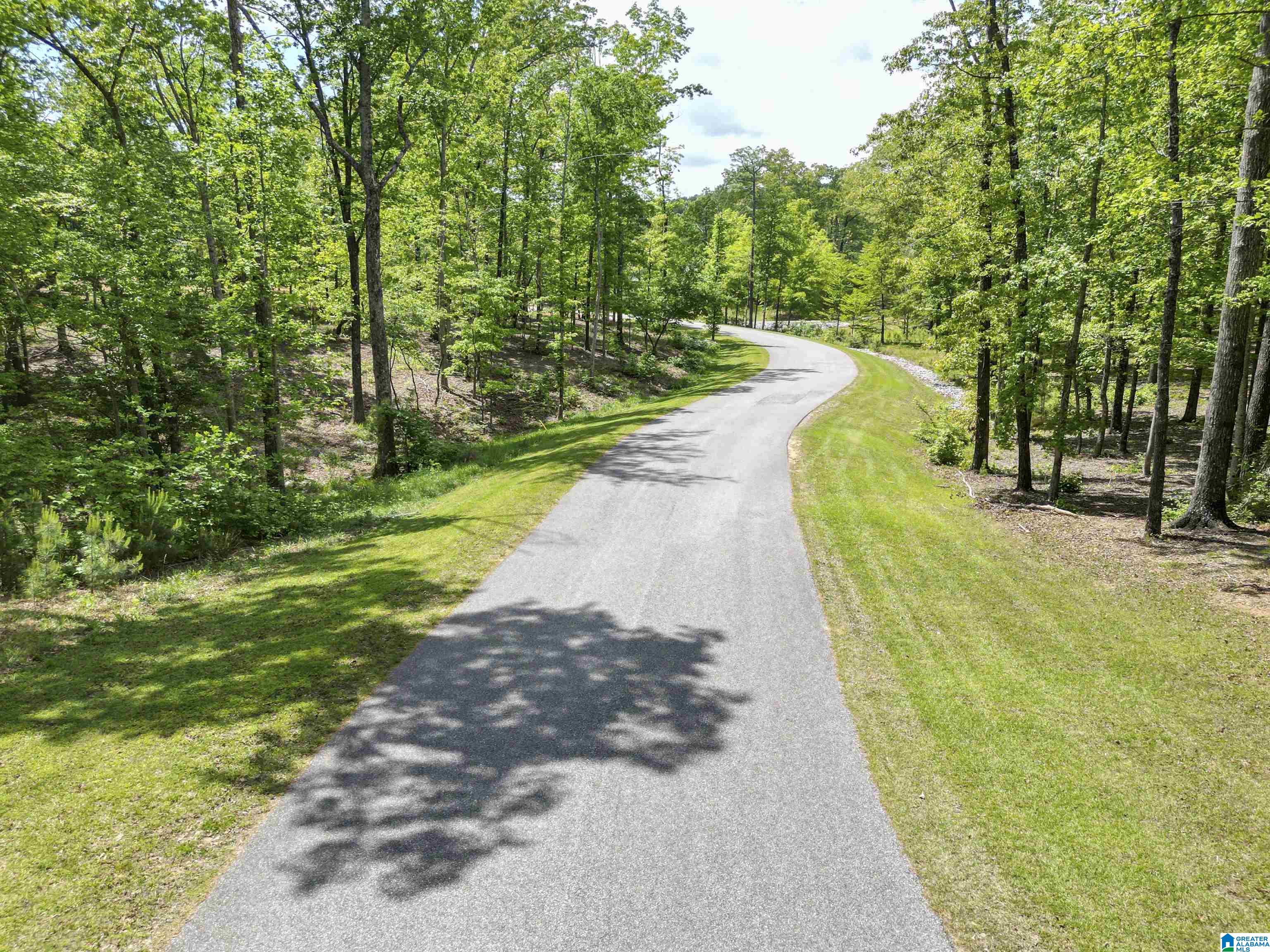 284 SOUTH OAK DRIVE 25