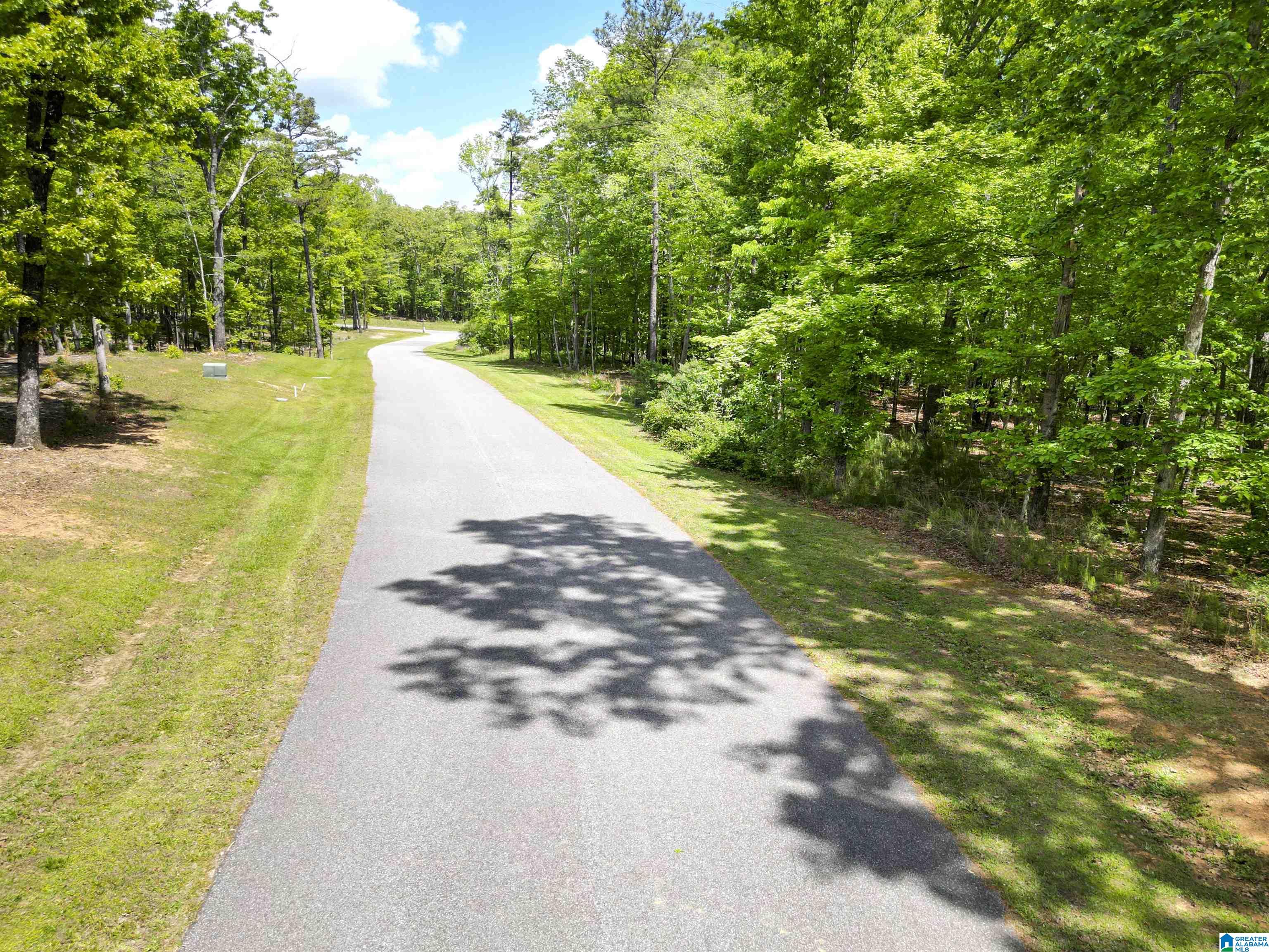 284 SOUTH OAK DRIVE 25