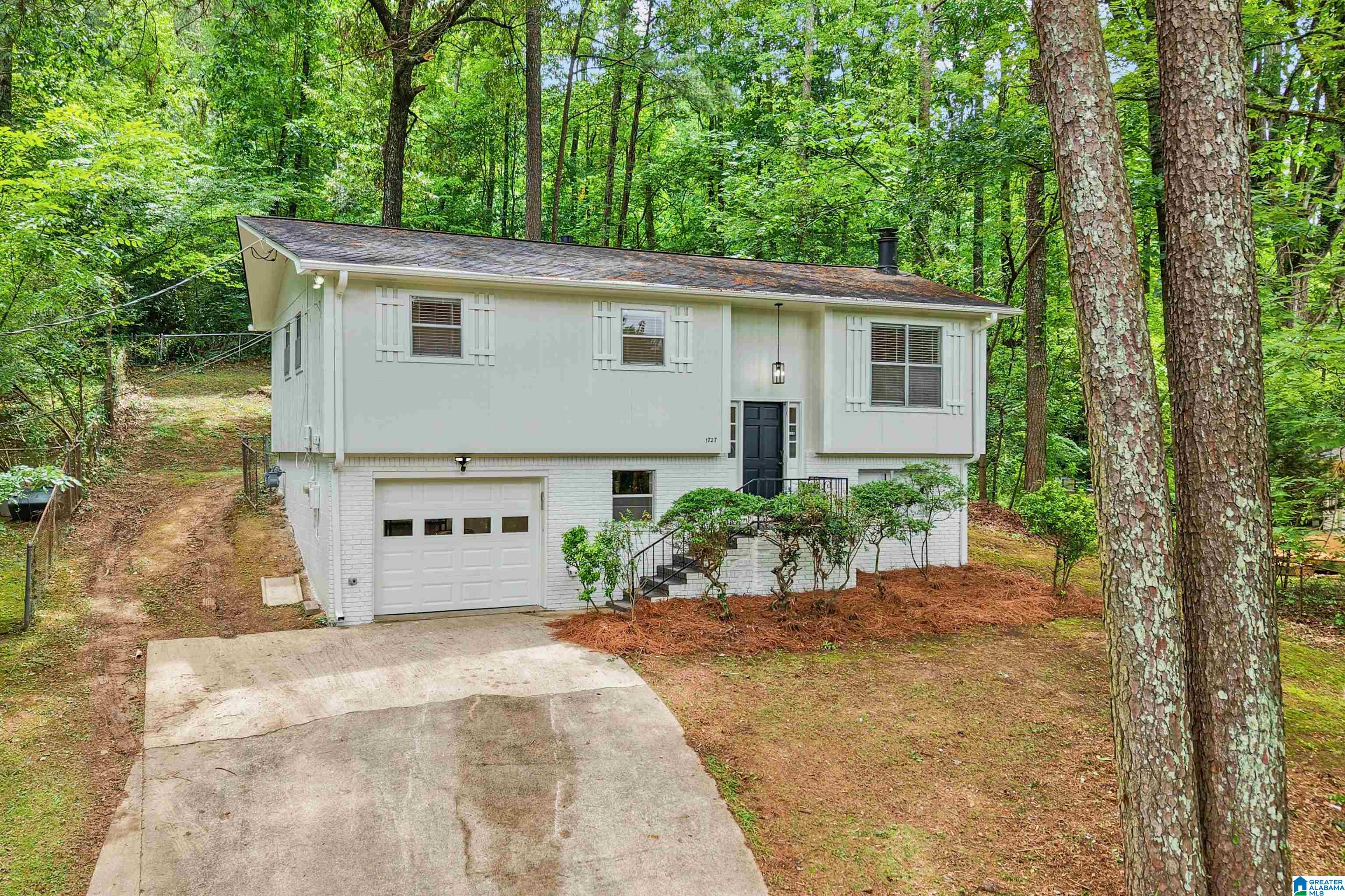 1727 OLD COLUMBIANA ROAD