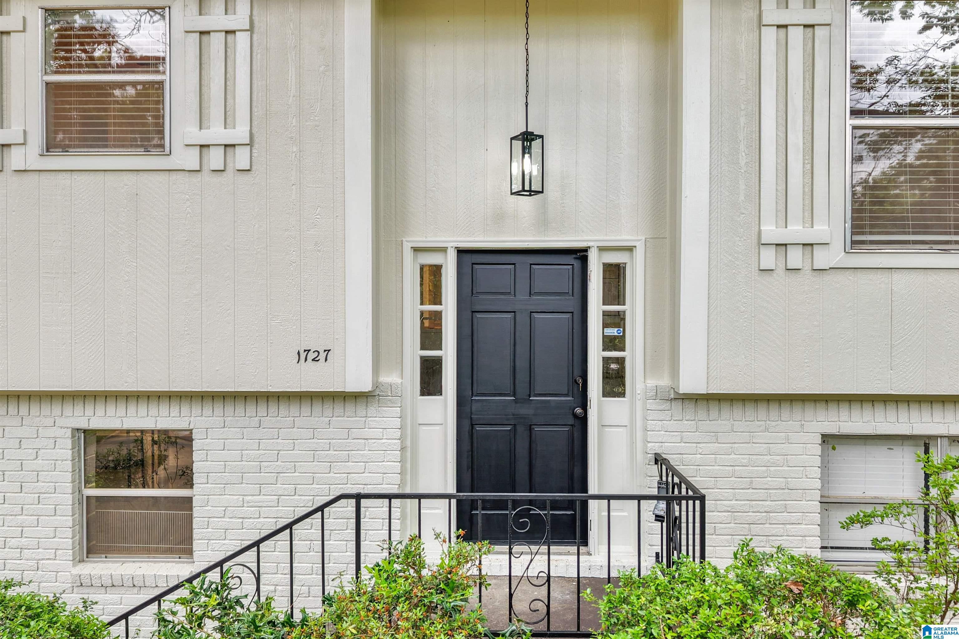 1727 OLD COLUMBIANA ROAD