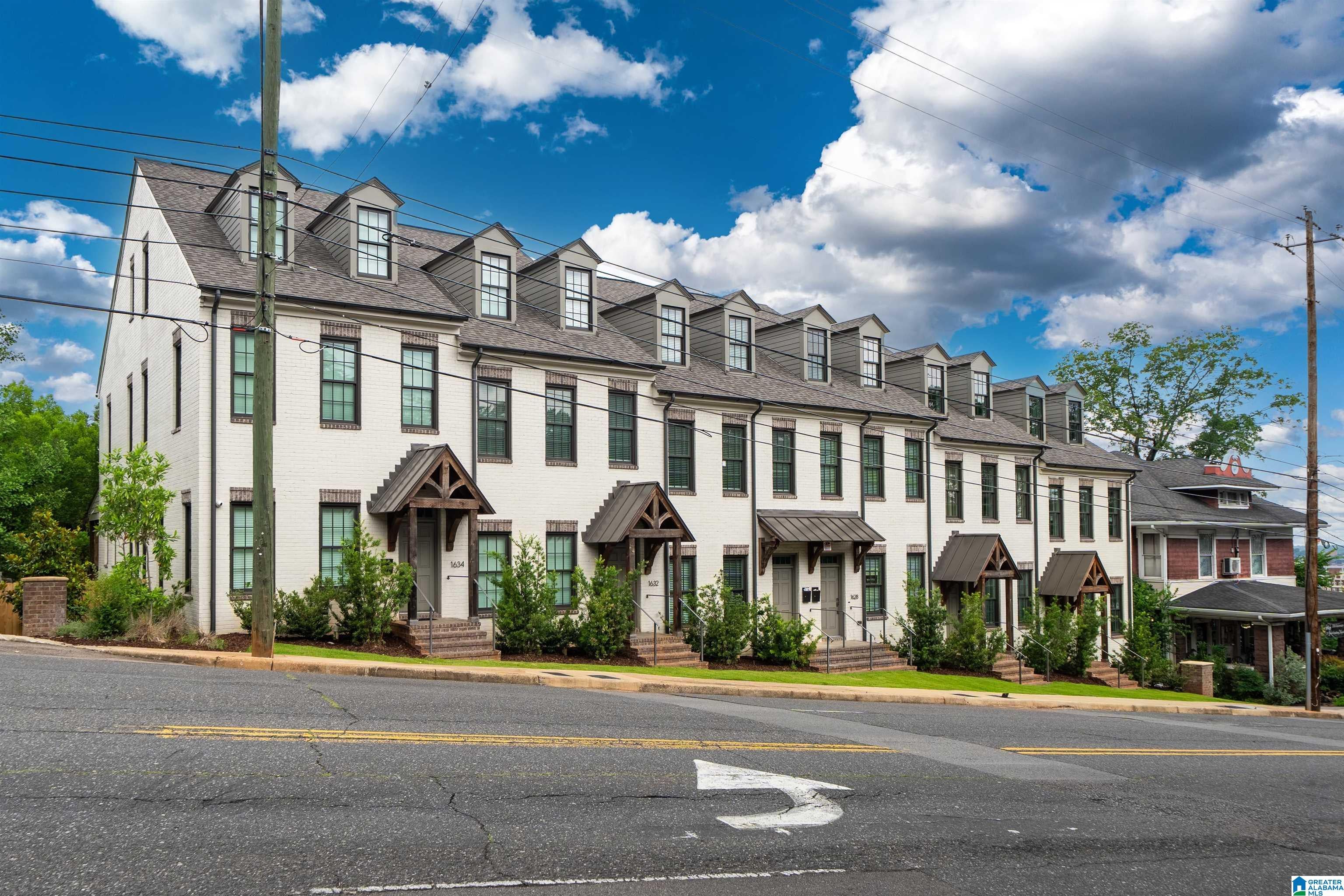1624 RICHARD ARRINGTON BOULEVARD 5 UNITS IN TOTAL