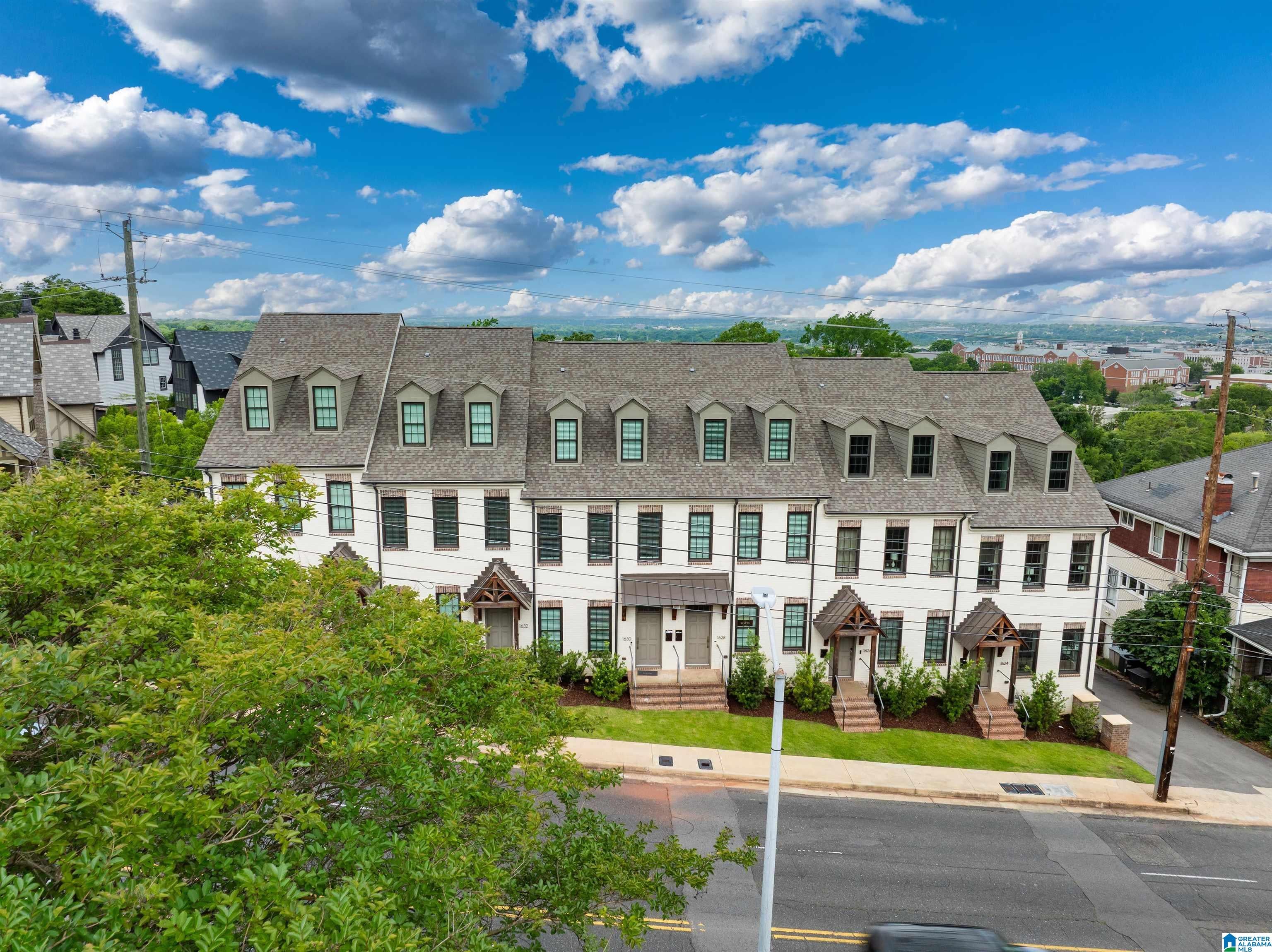 1624 RICHARD ARRINGTON BOULEVARD 5 UNITS IN TOTAL