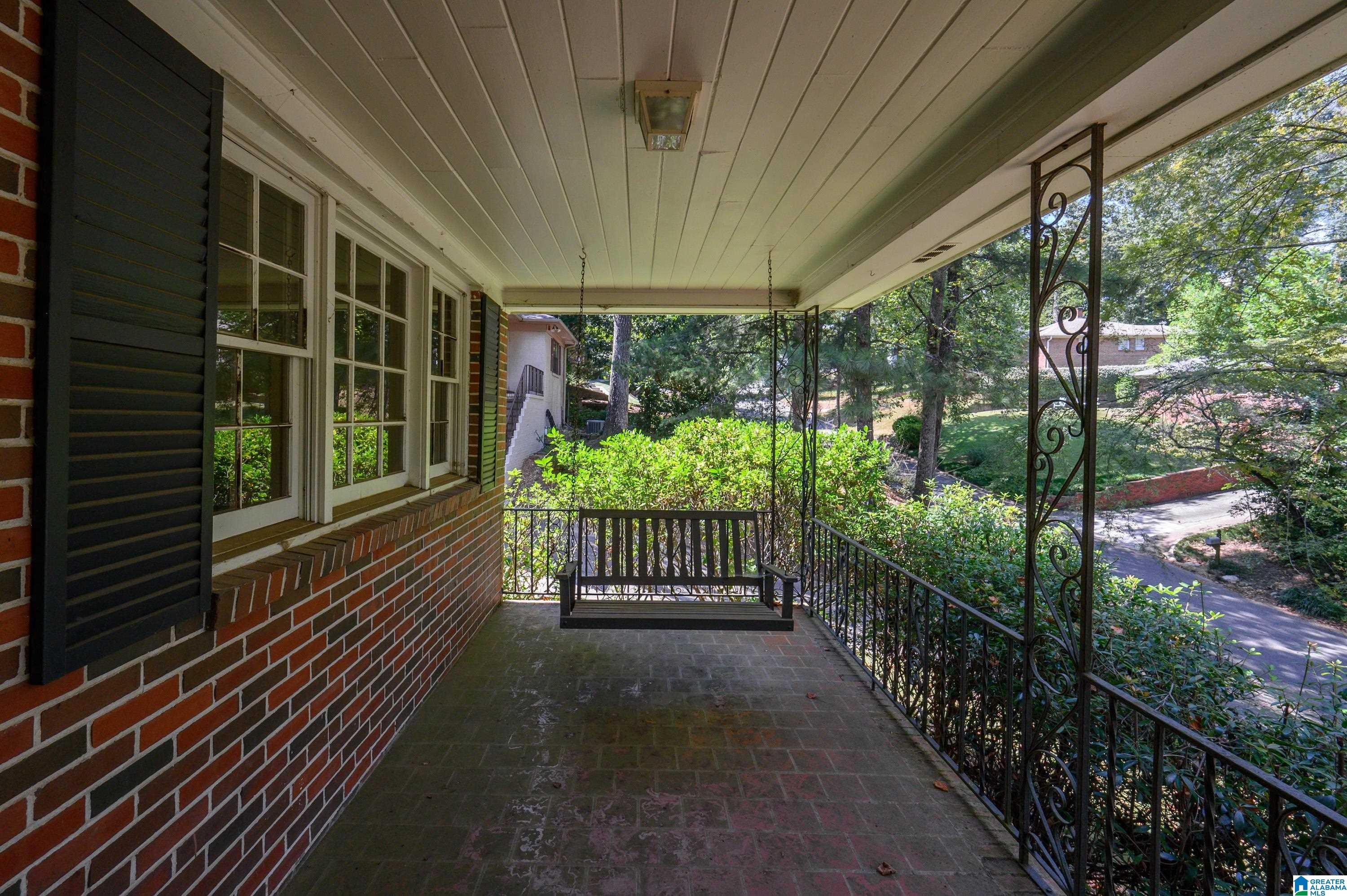 429 WINDSOR DRIVE