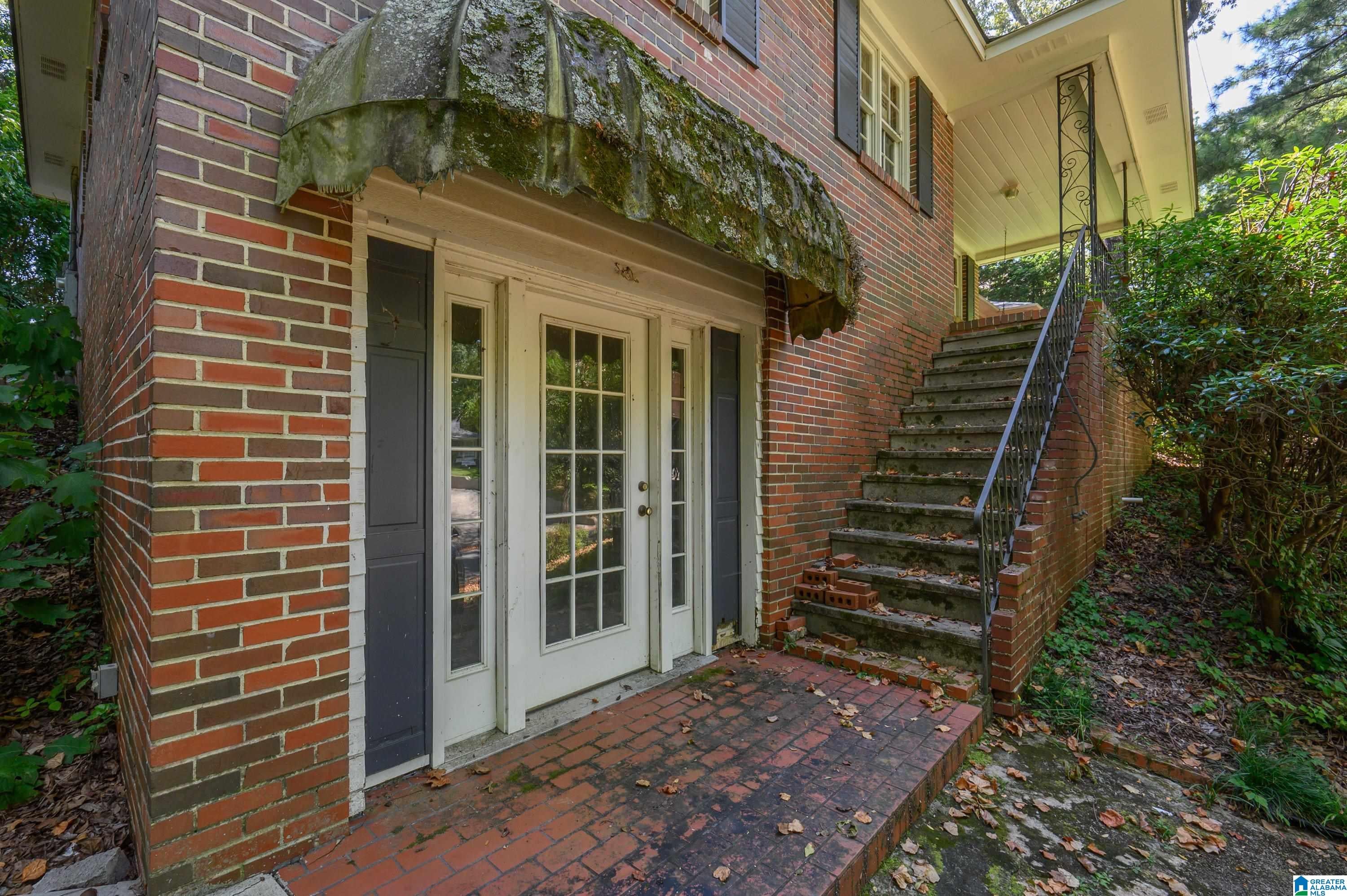 429 WINDSOR DRIVE