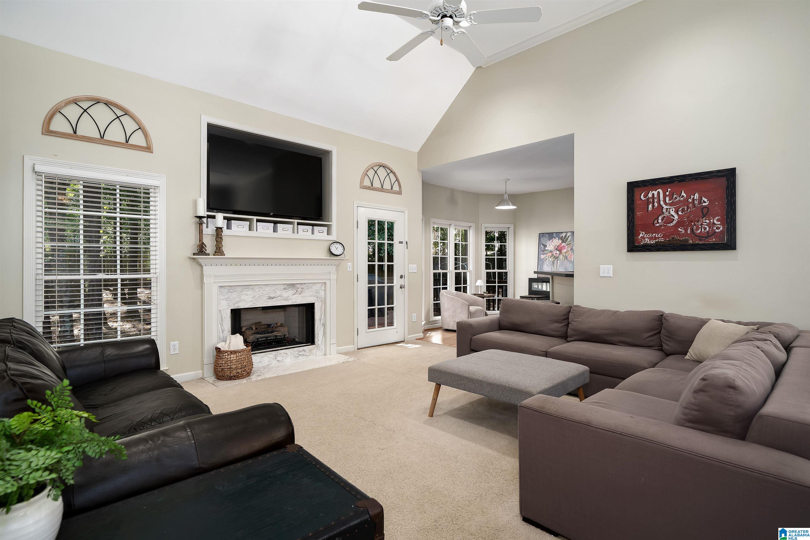 189 WOODBURY DRIVE