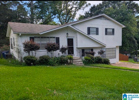Photo of 6909 Arnett Circle, TRUSSVILLE, AL 35173 (MLS # 21462985)