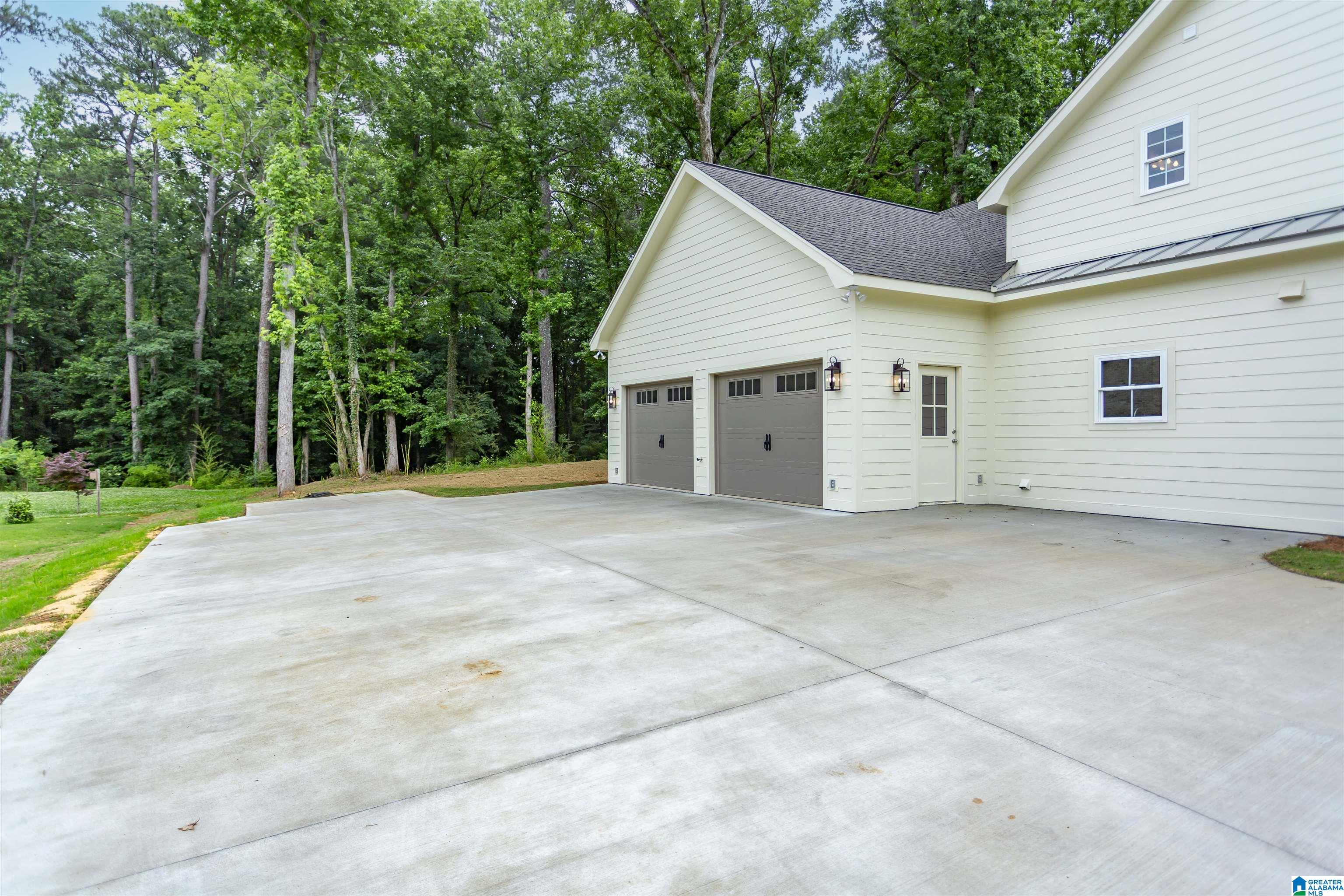 1913 MONCRIEF ROAD