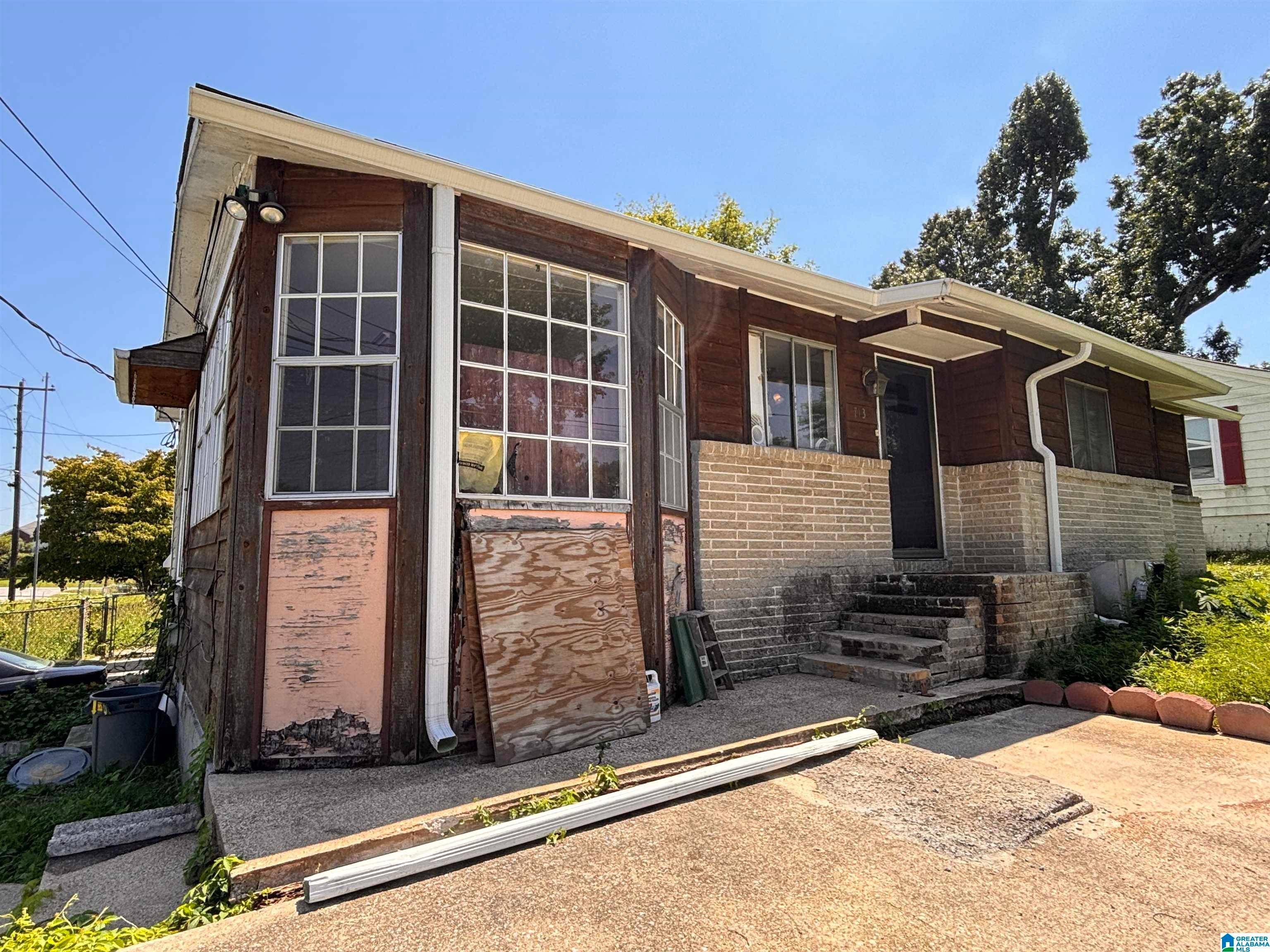 713 SPRING STREET