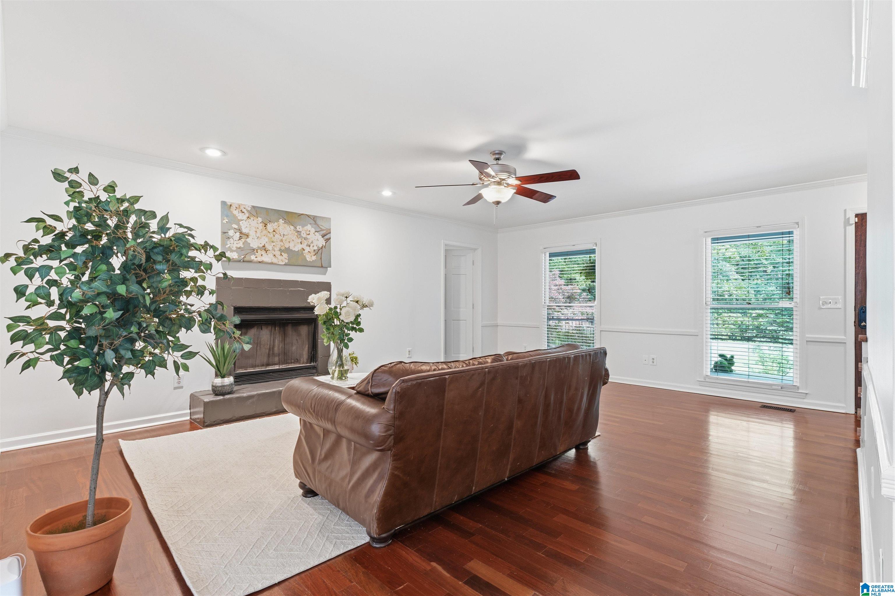 100 KING VALLEY LANE