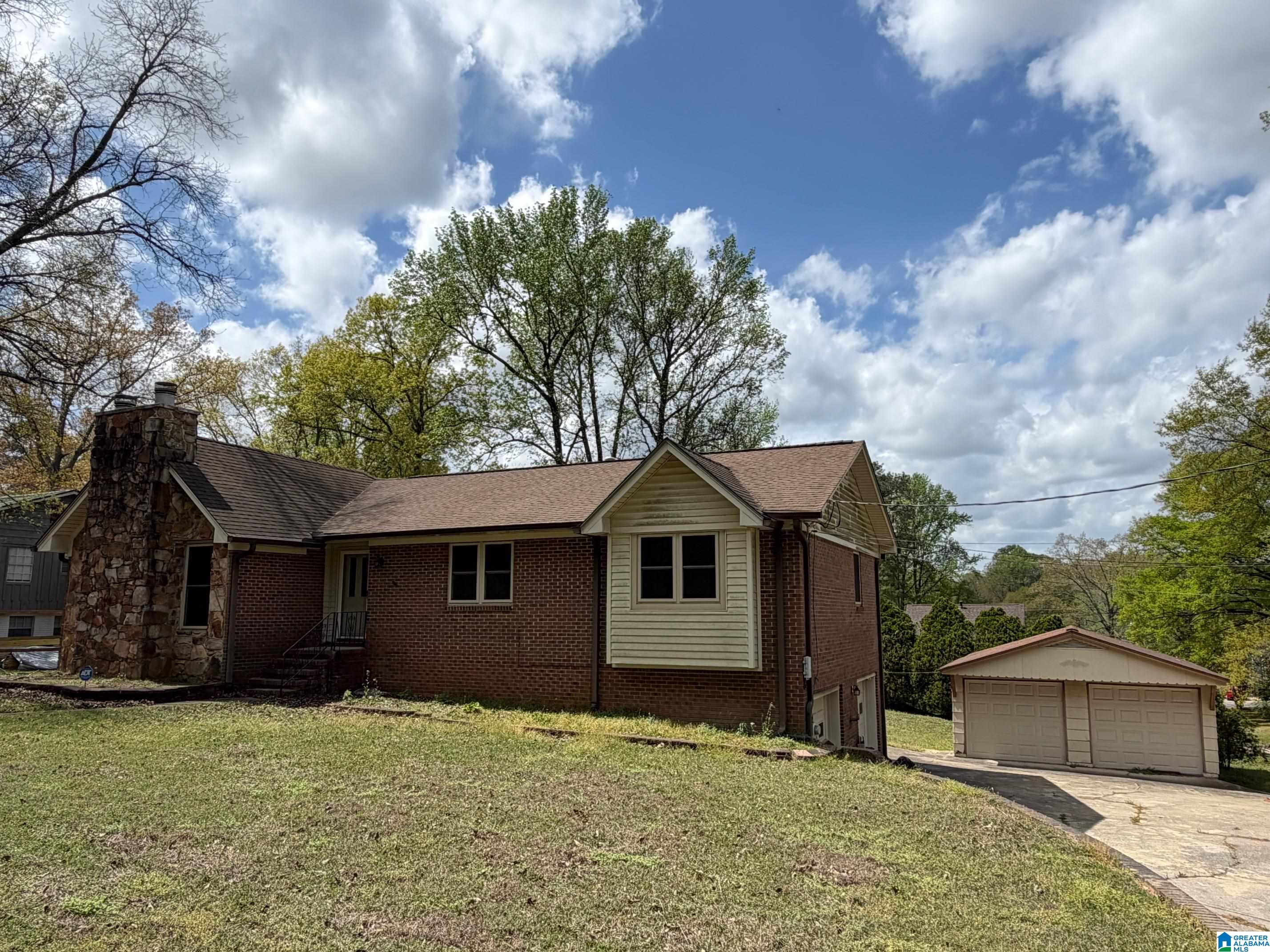 Photo 1 of 17 — 1008 4TH AVENUE, PLEASANT GROVE, AL 35127