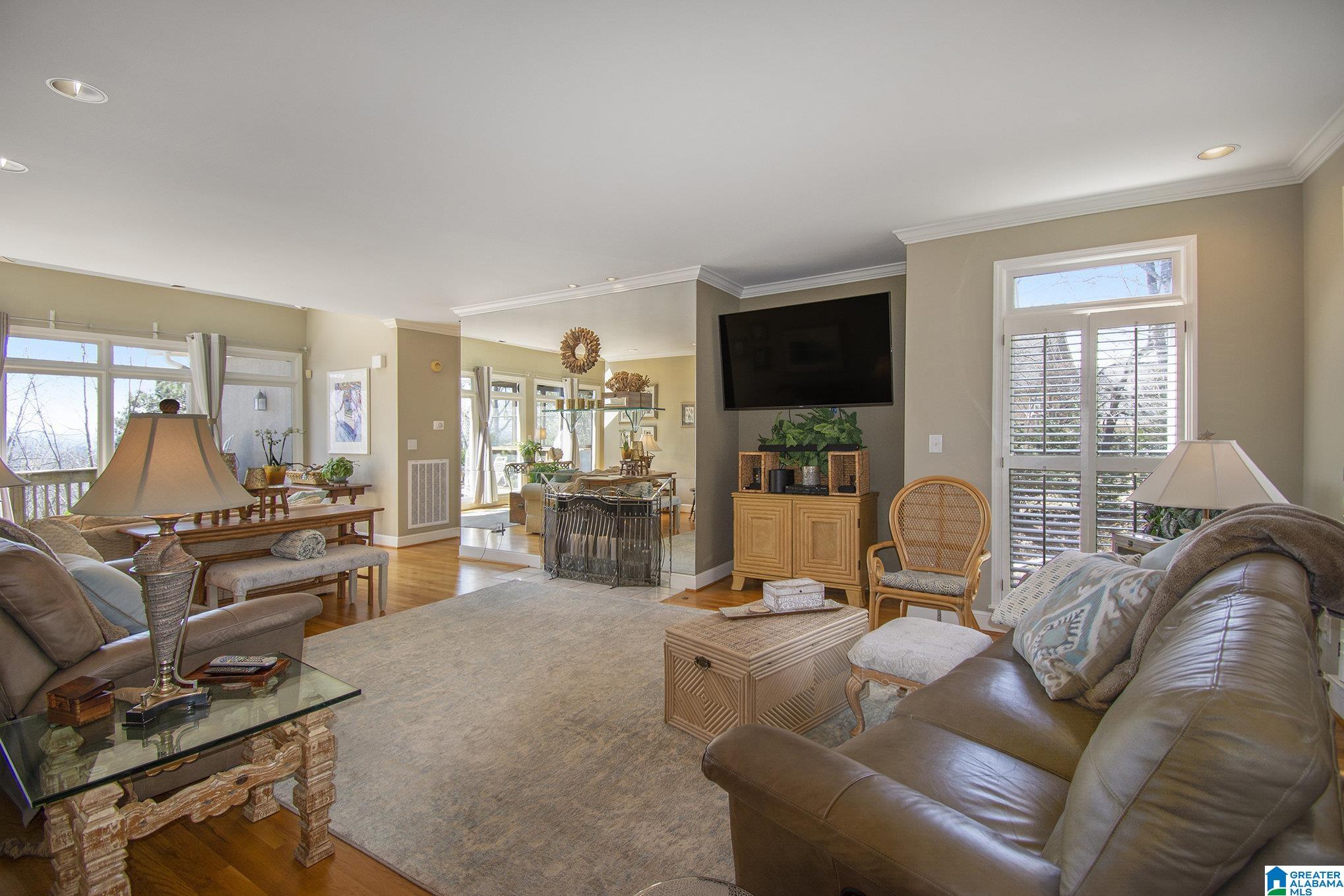 1728 SOUTHPOINTE DRIVE