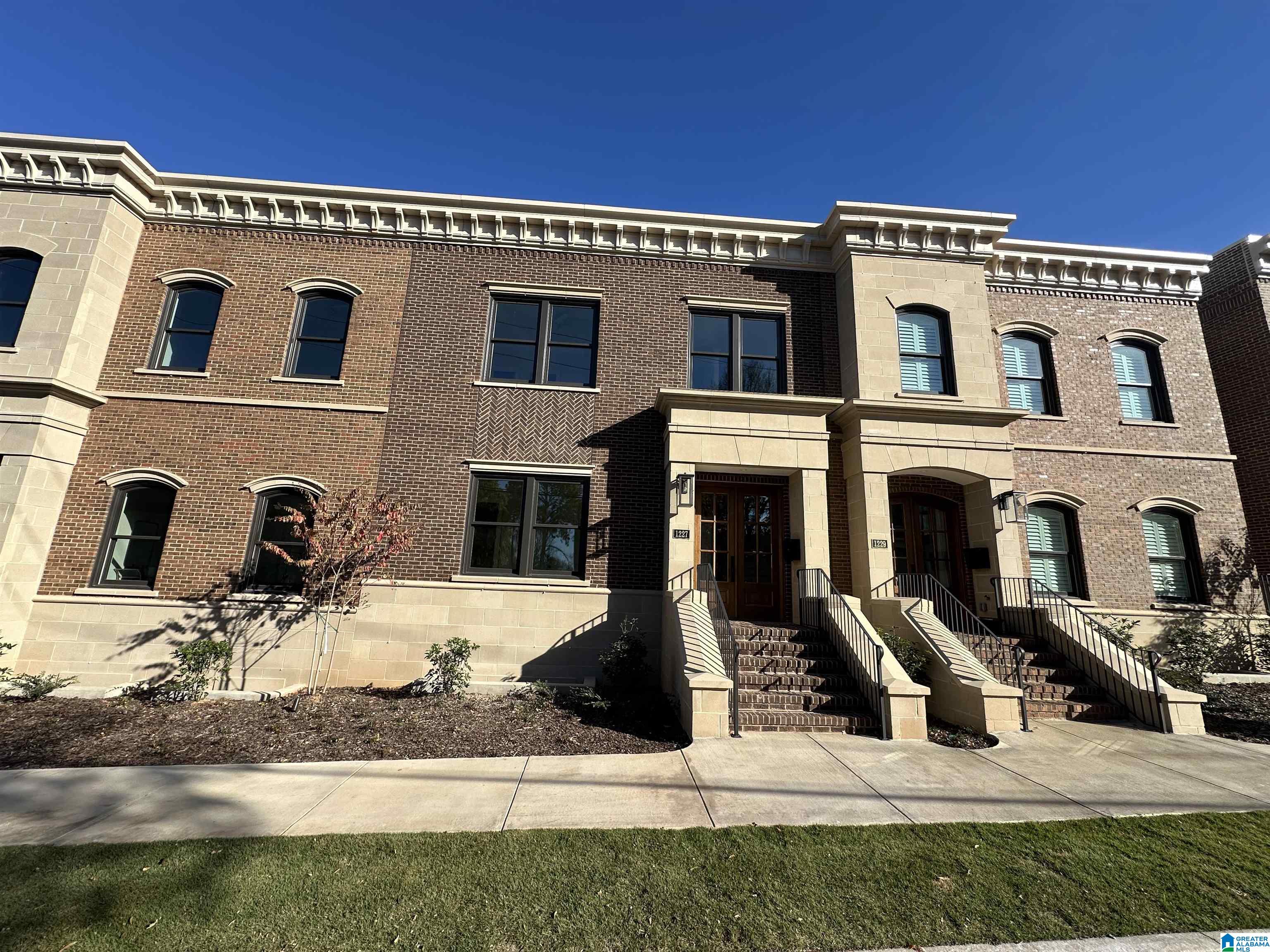 1227 23RD STREET S B2