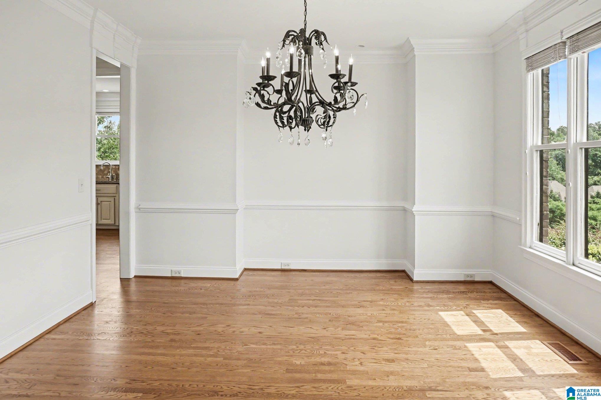 776 LAKE CREST DRIVE