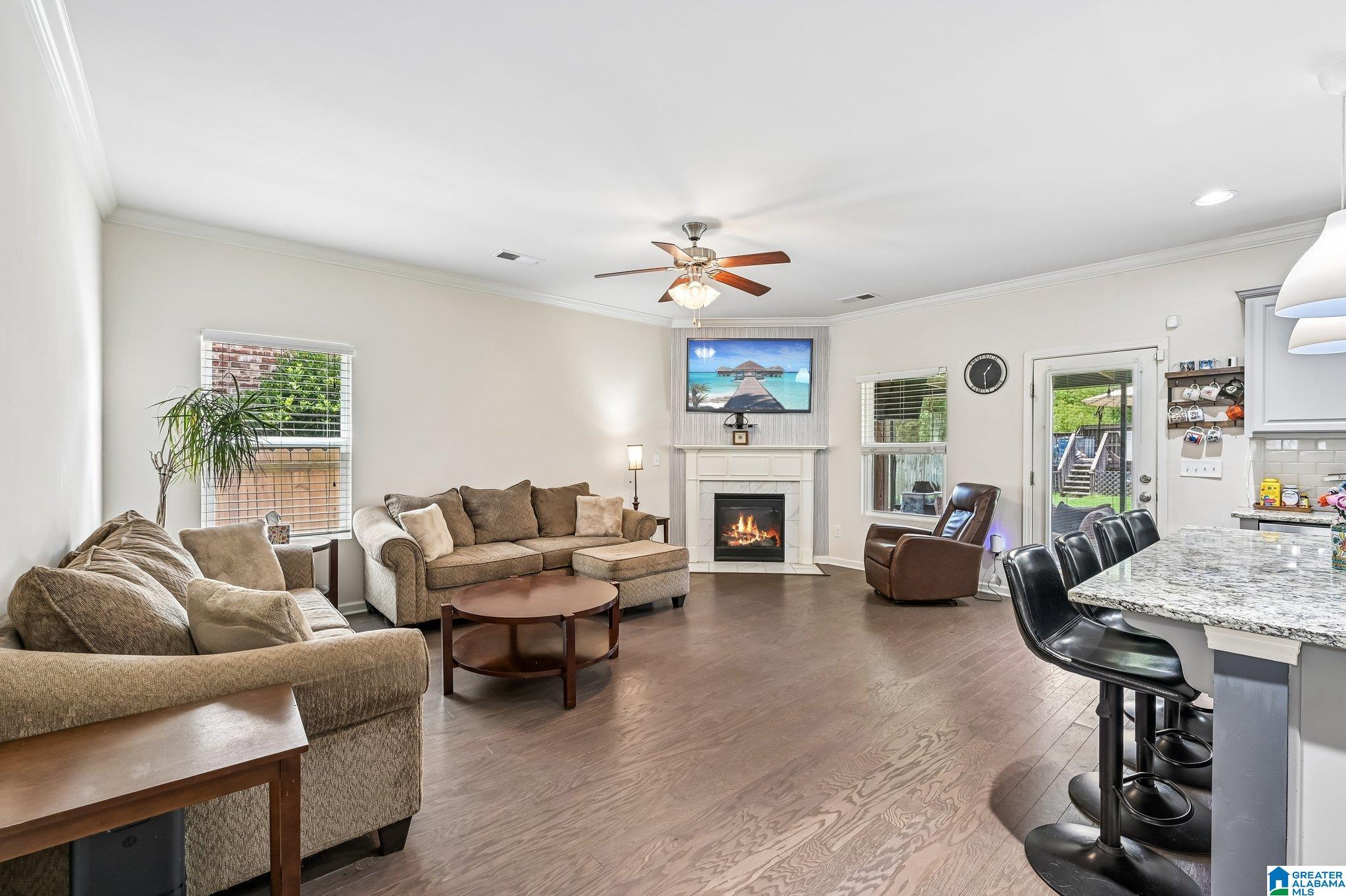 318 GLEN CROSS WAY