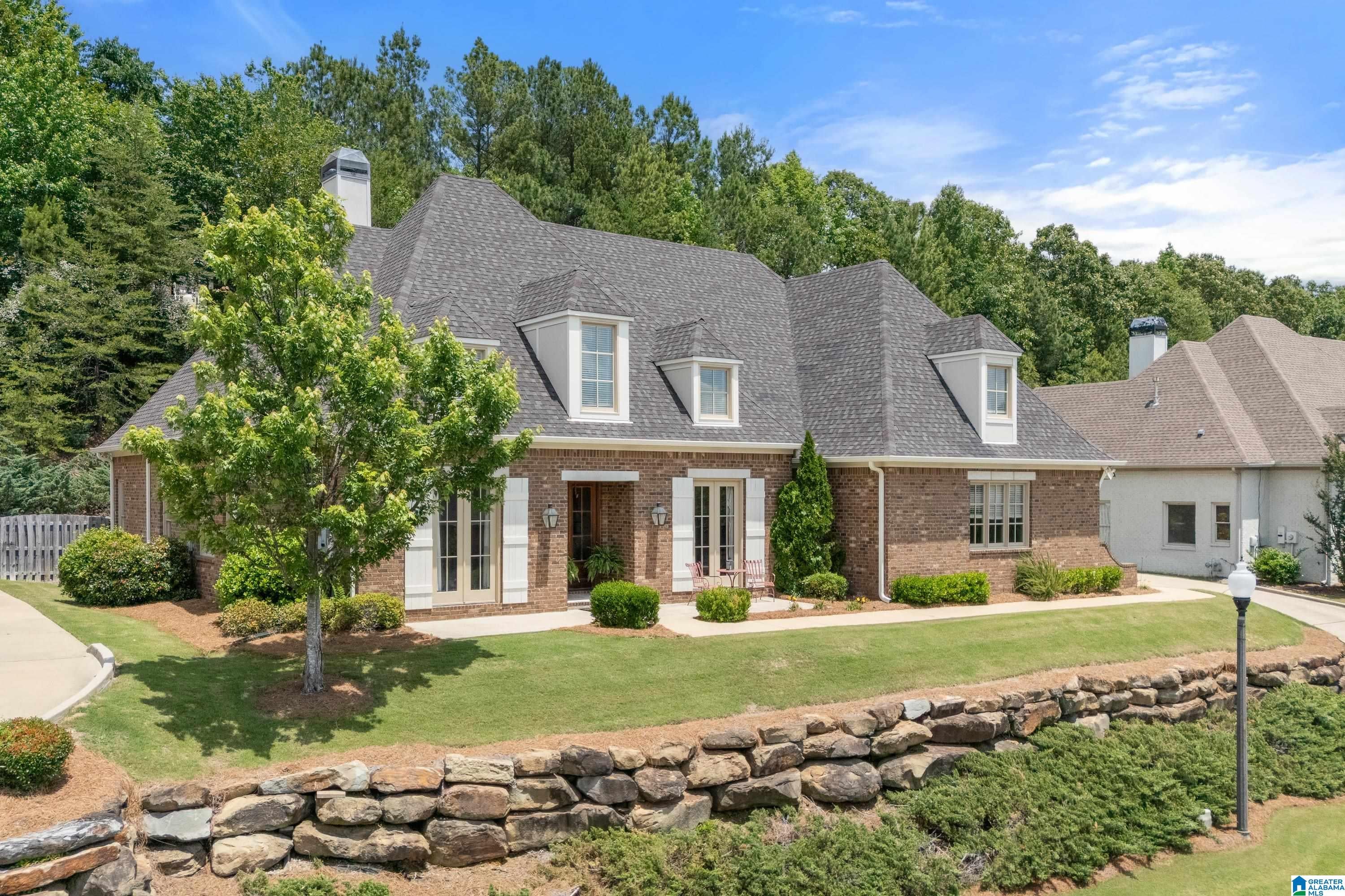 2321 BELLEVUE COURT