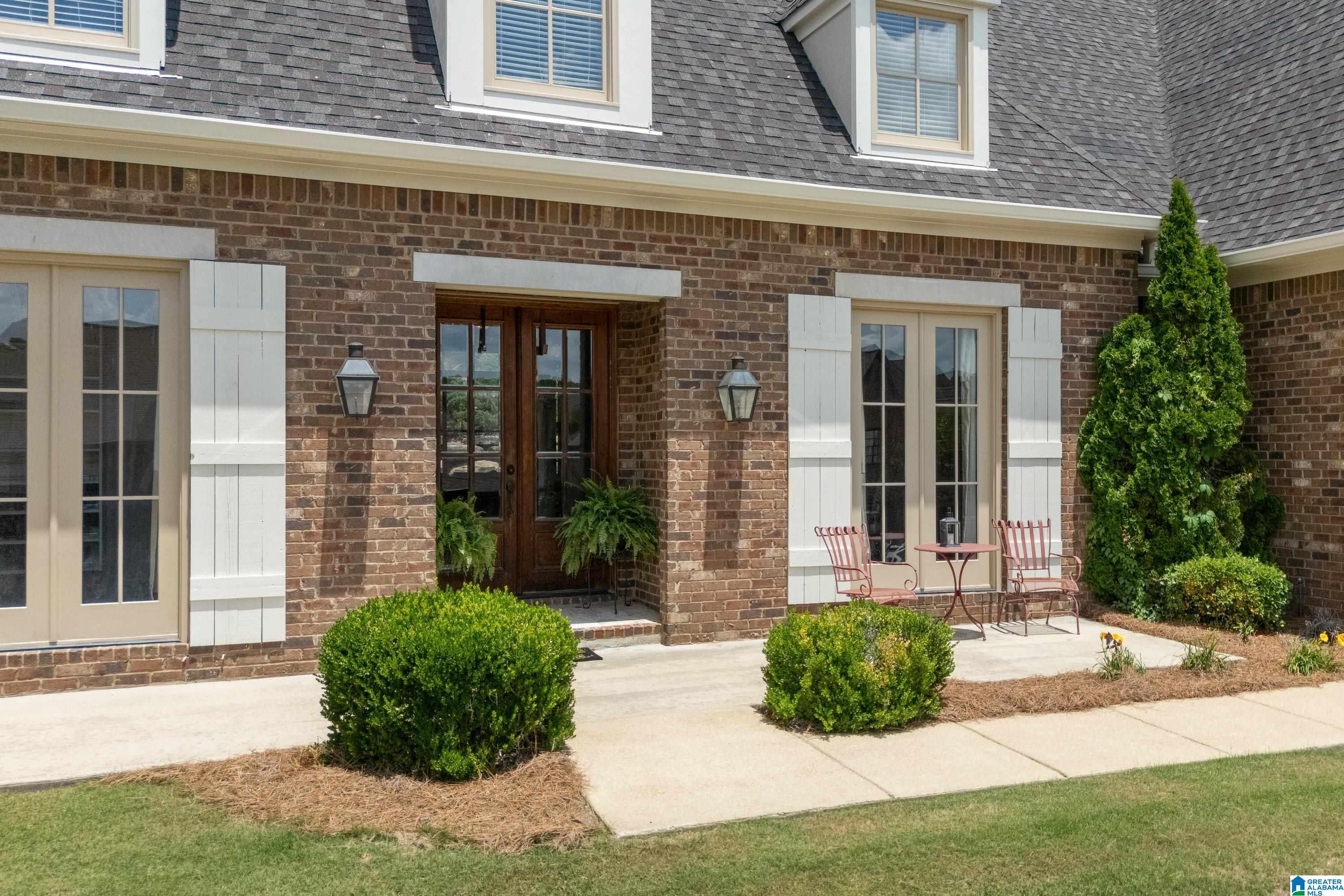 2321 BELLEVUE COURT