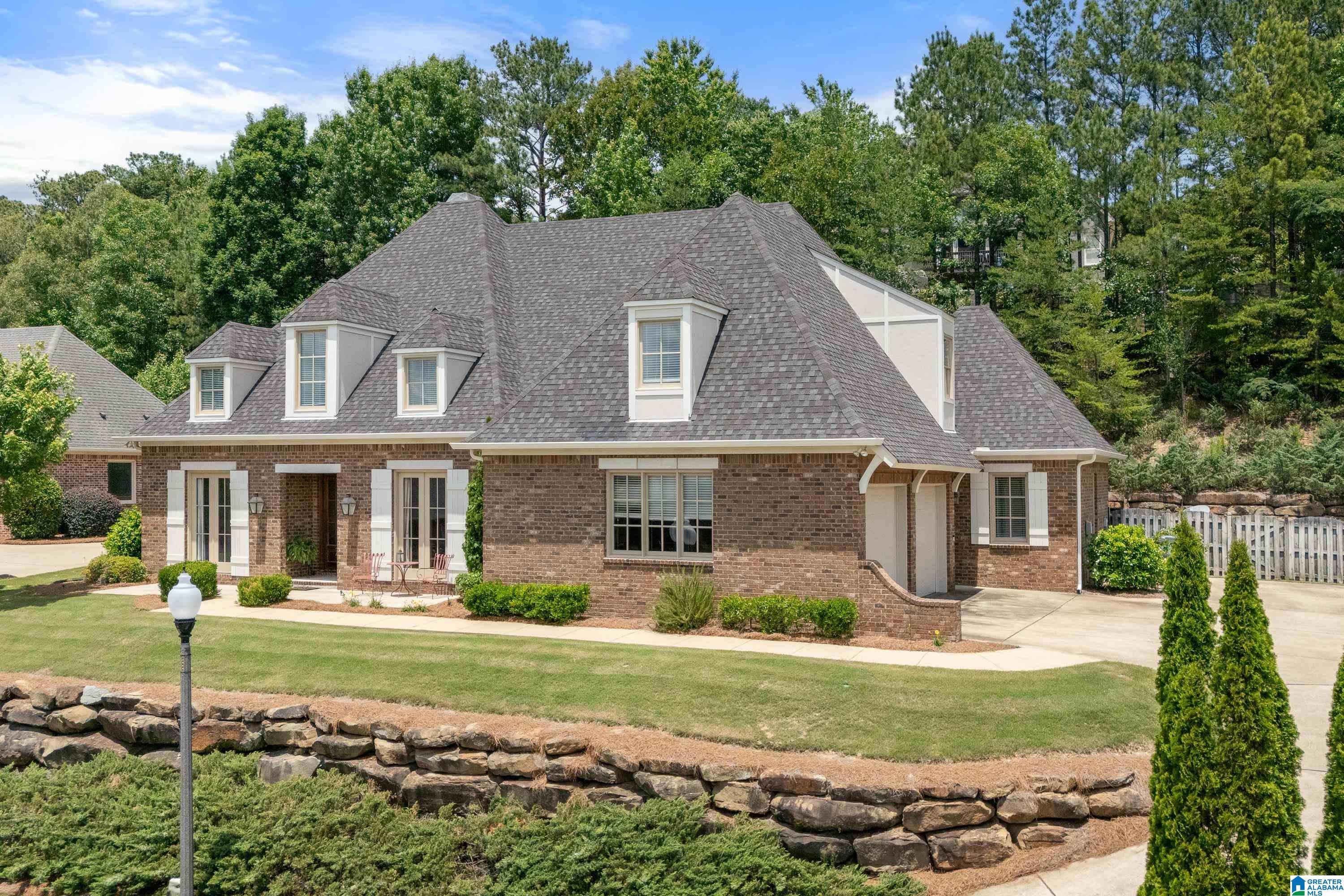 2321 BELLEVUE COURT