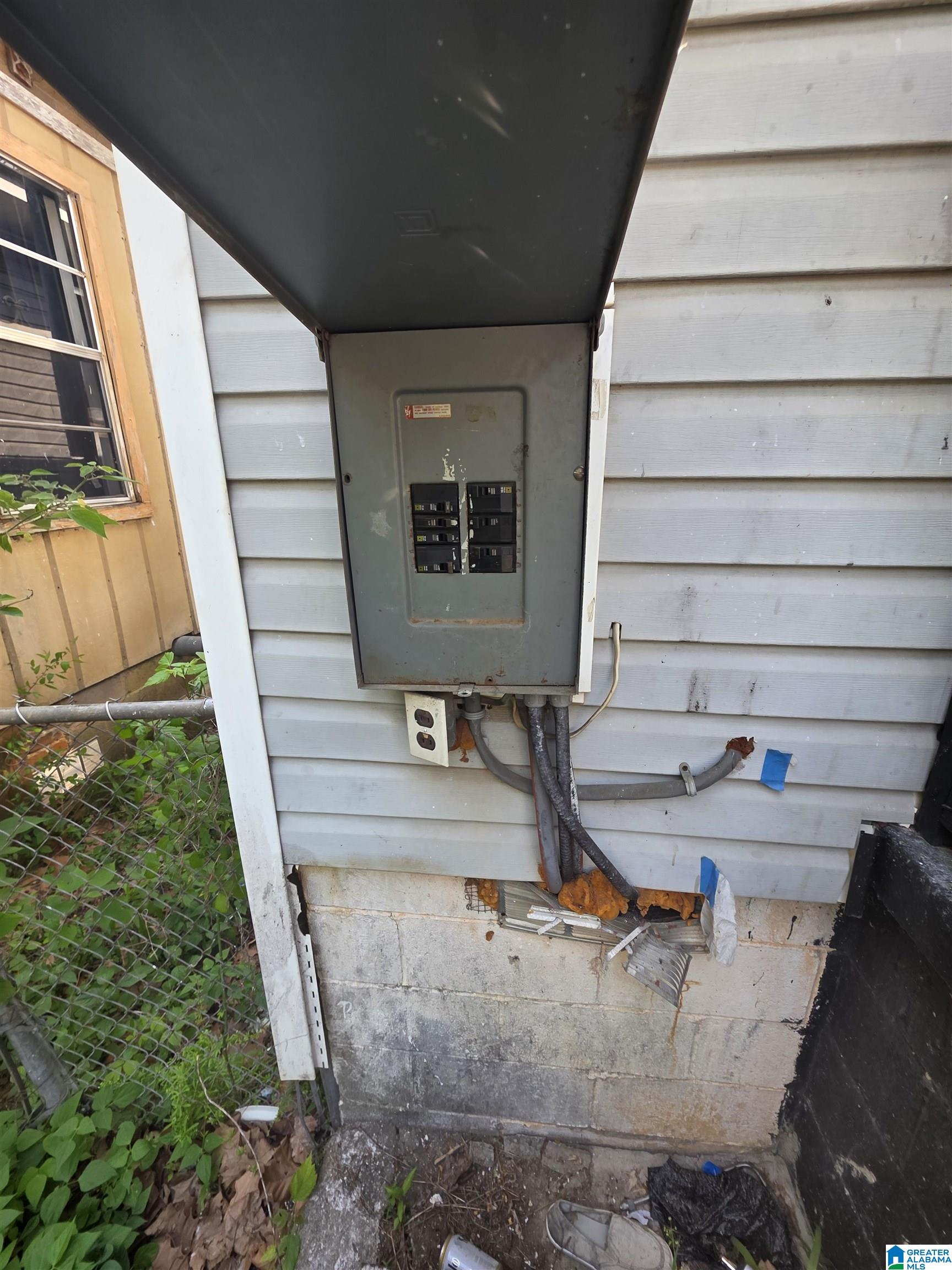 3213 DARTMOUTH AVENUE