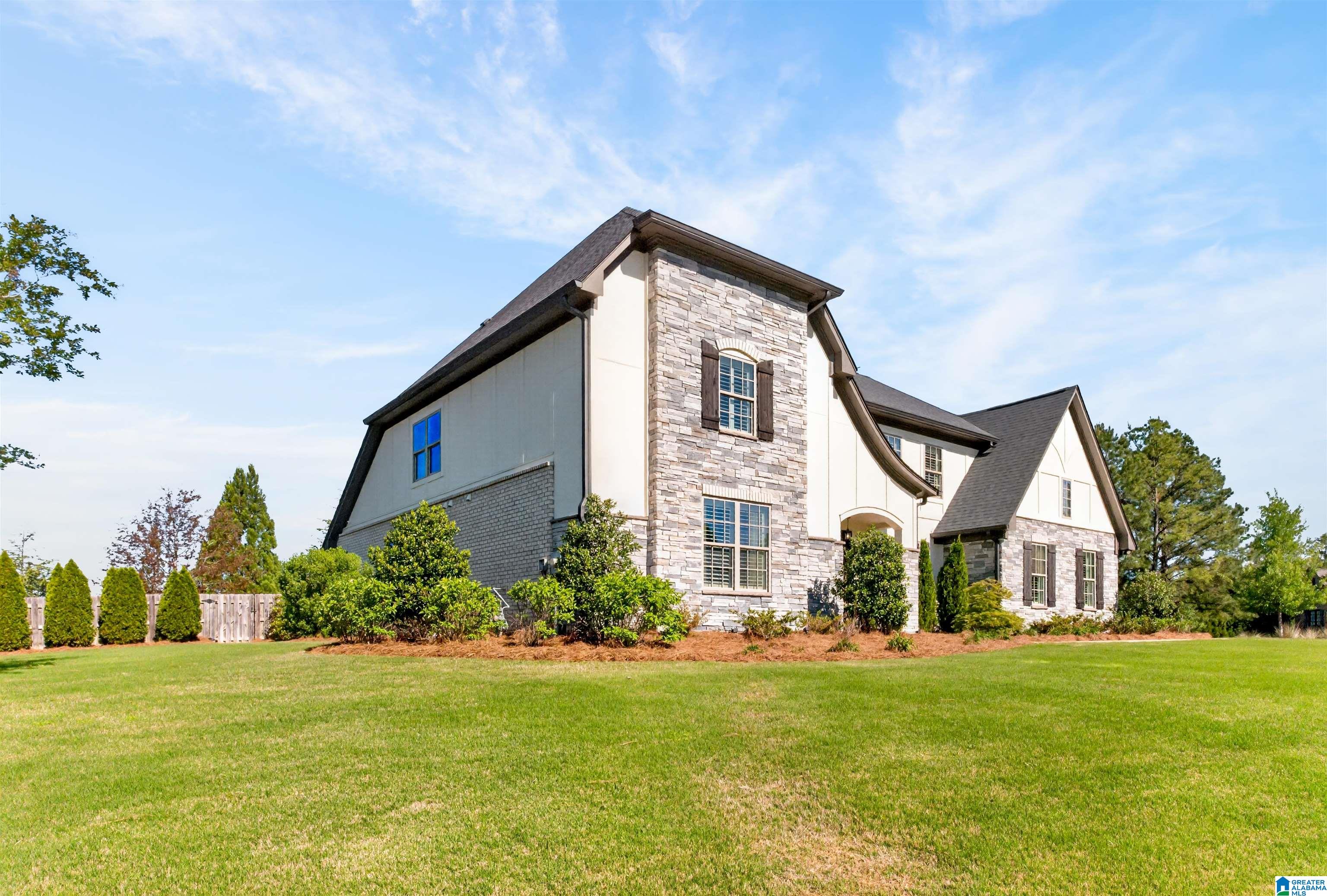 910 VESTLAKE COVE DRIVE