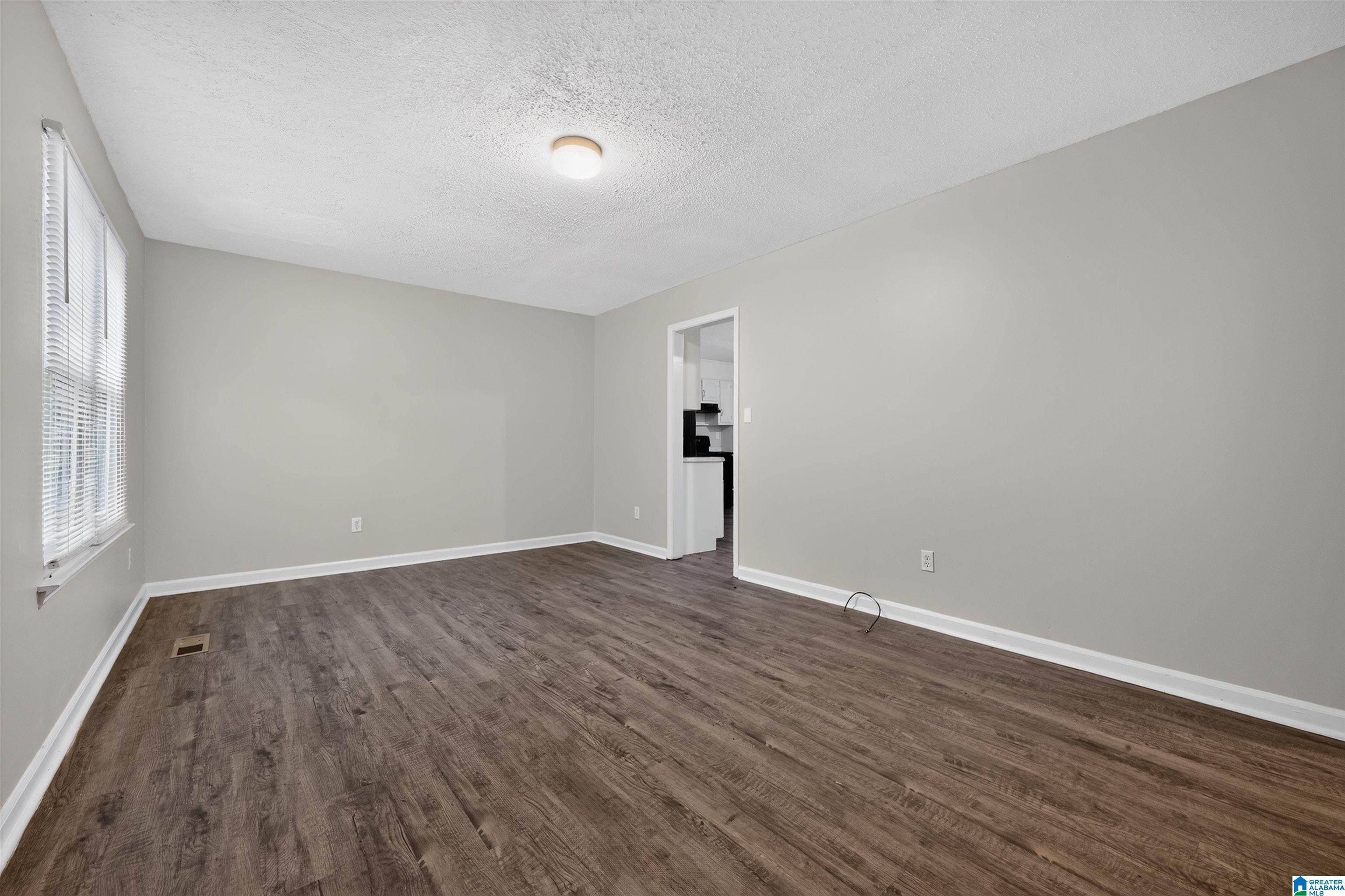 3047 APPLE VALLEY LANE