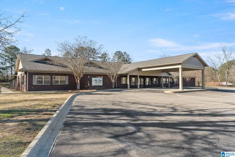 220 KINGS CIRCLE PELL CITY AL 35128