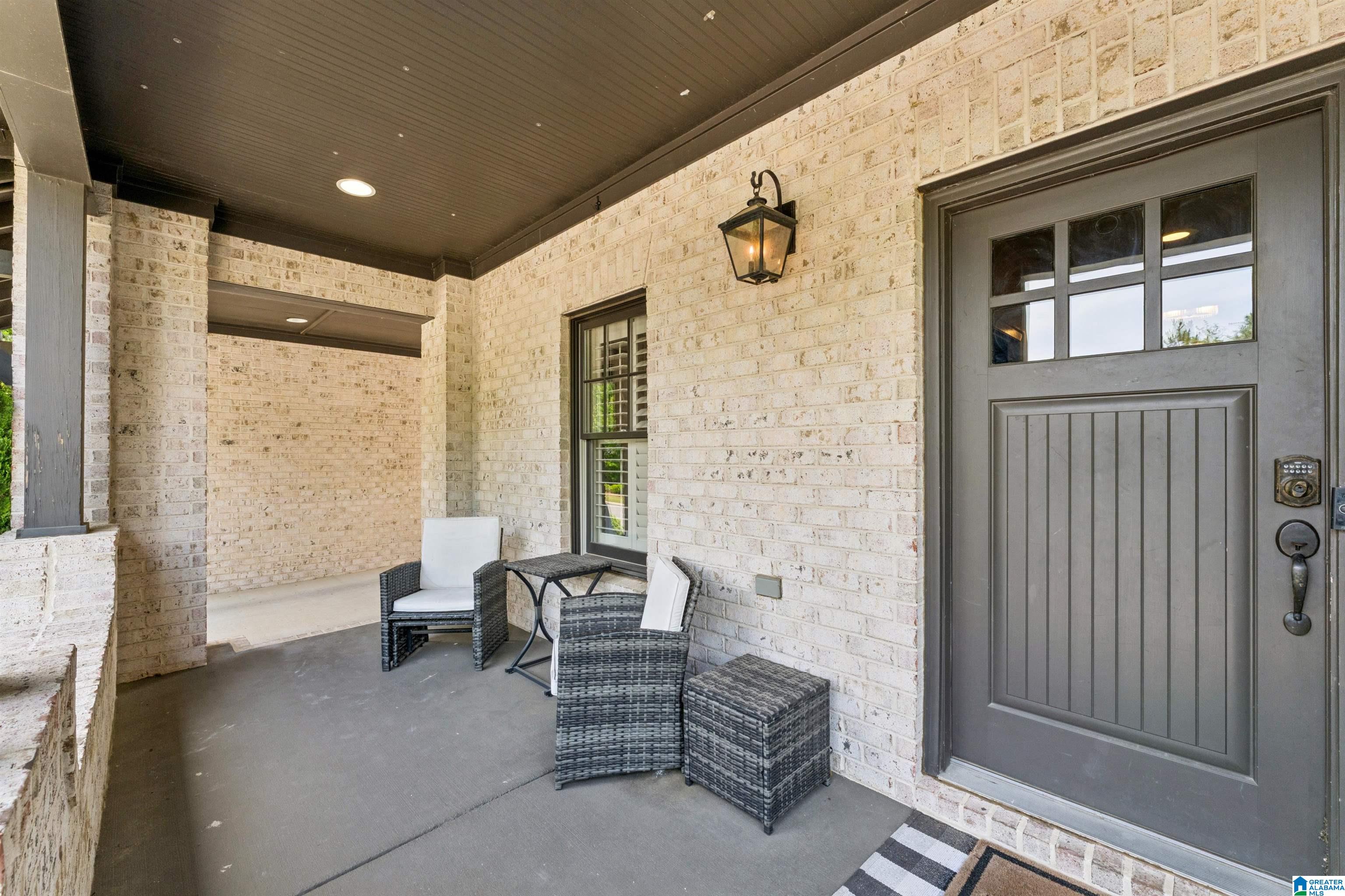 2276 SOUTHAMPTON DRIVE