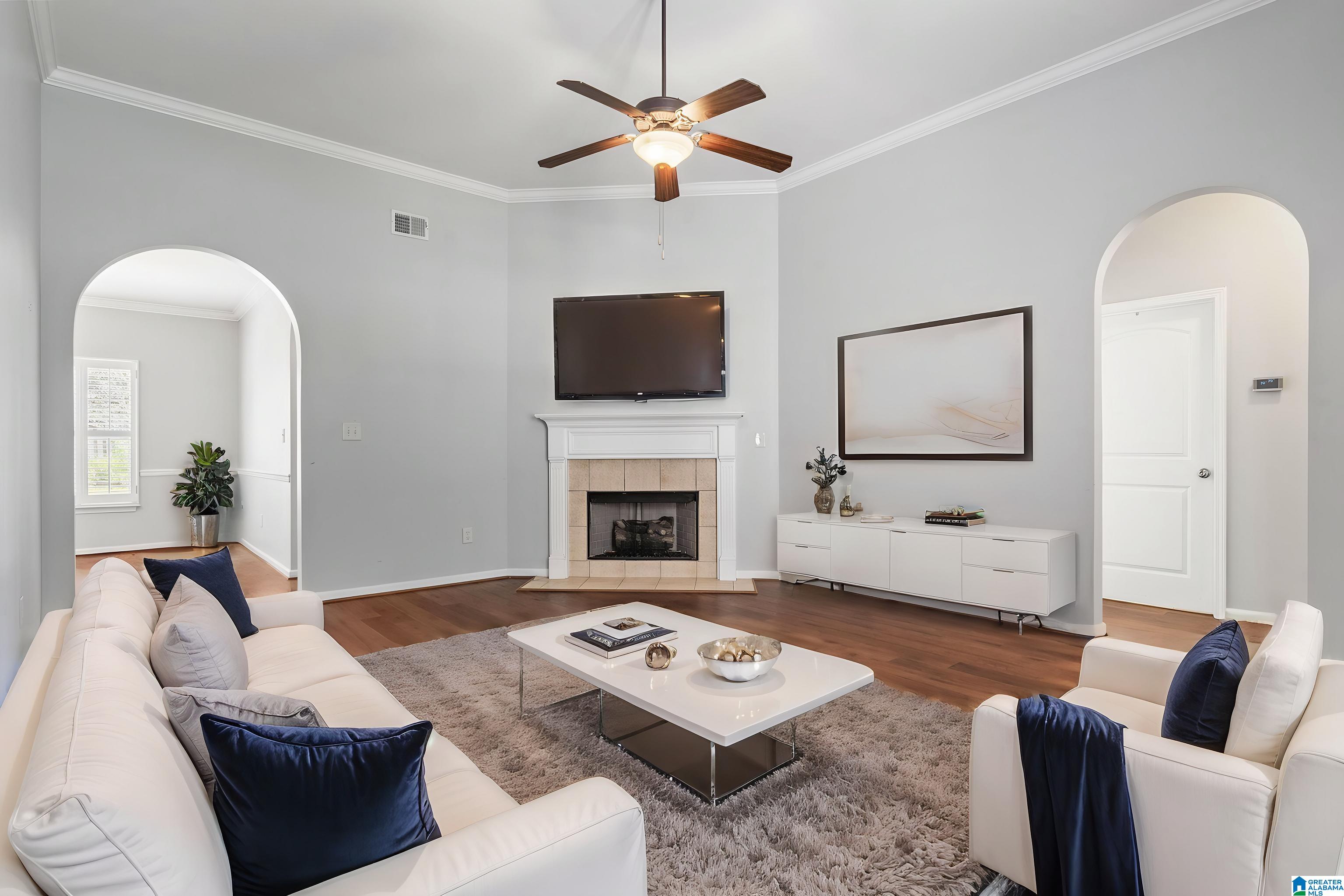 915 VALLEY CIRCLE - Photo 3