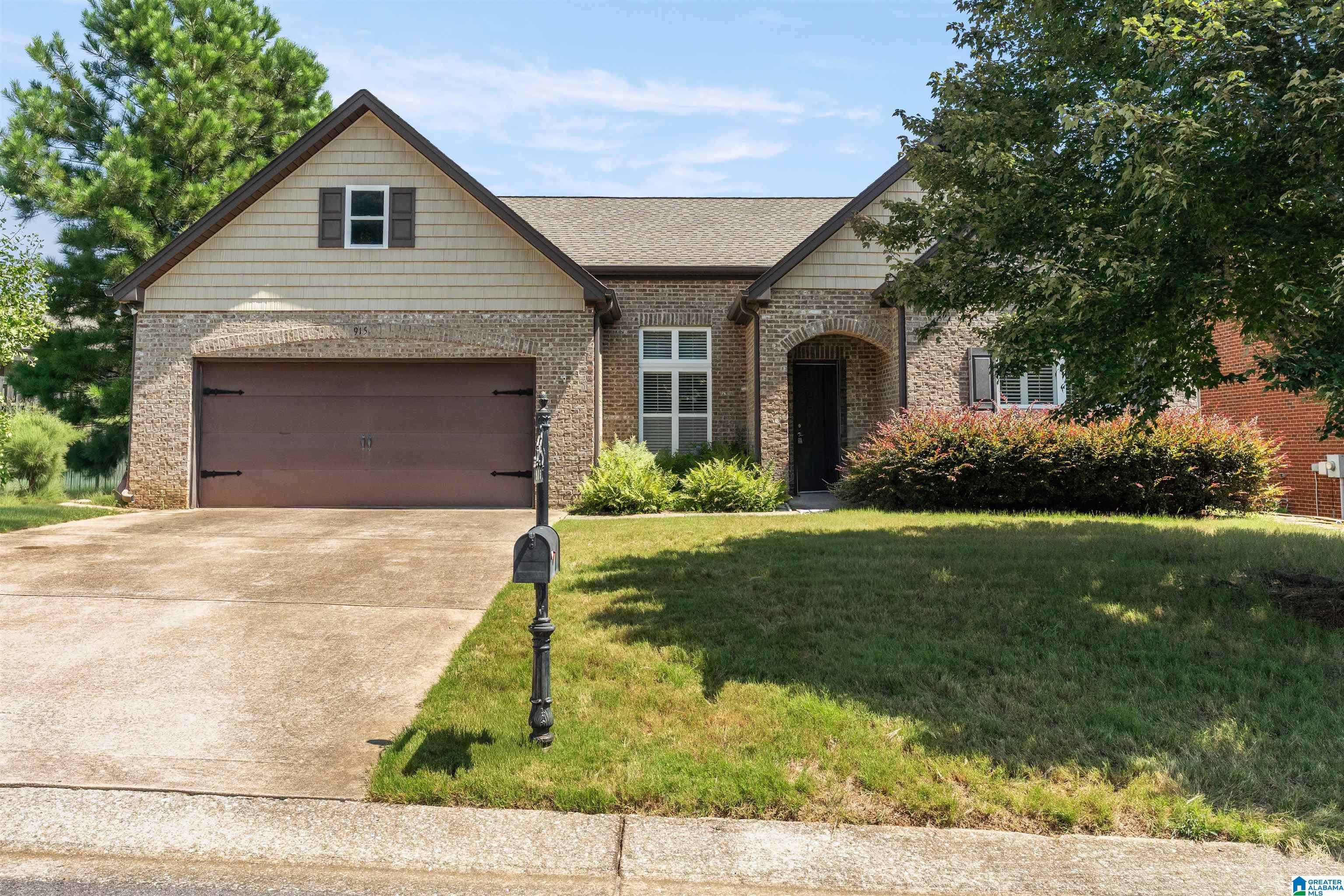 915 VALLEY CIRCLE - Photo 2