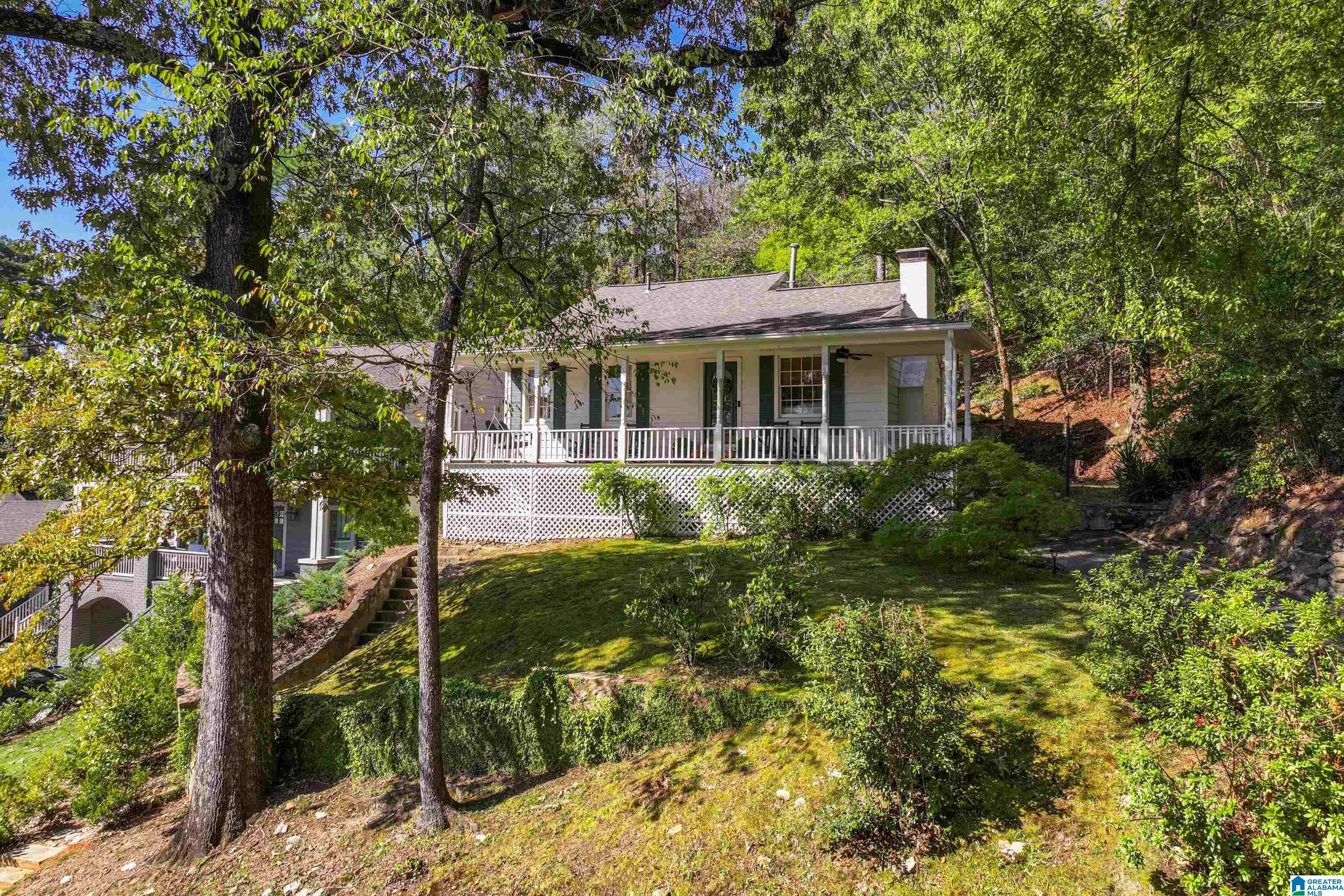 212 EDGEVIEW AVENUE