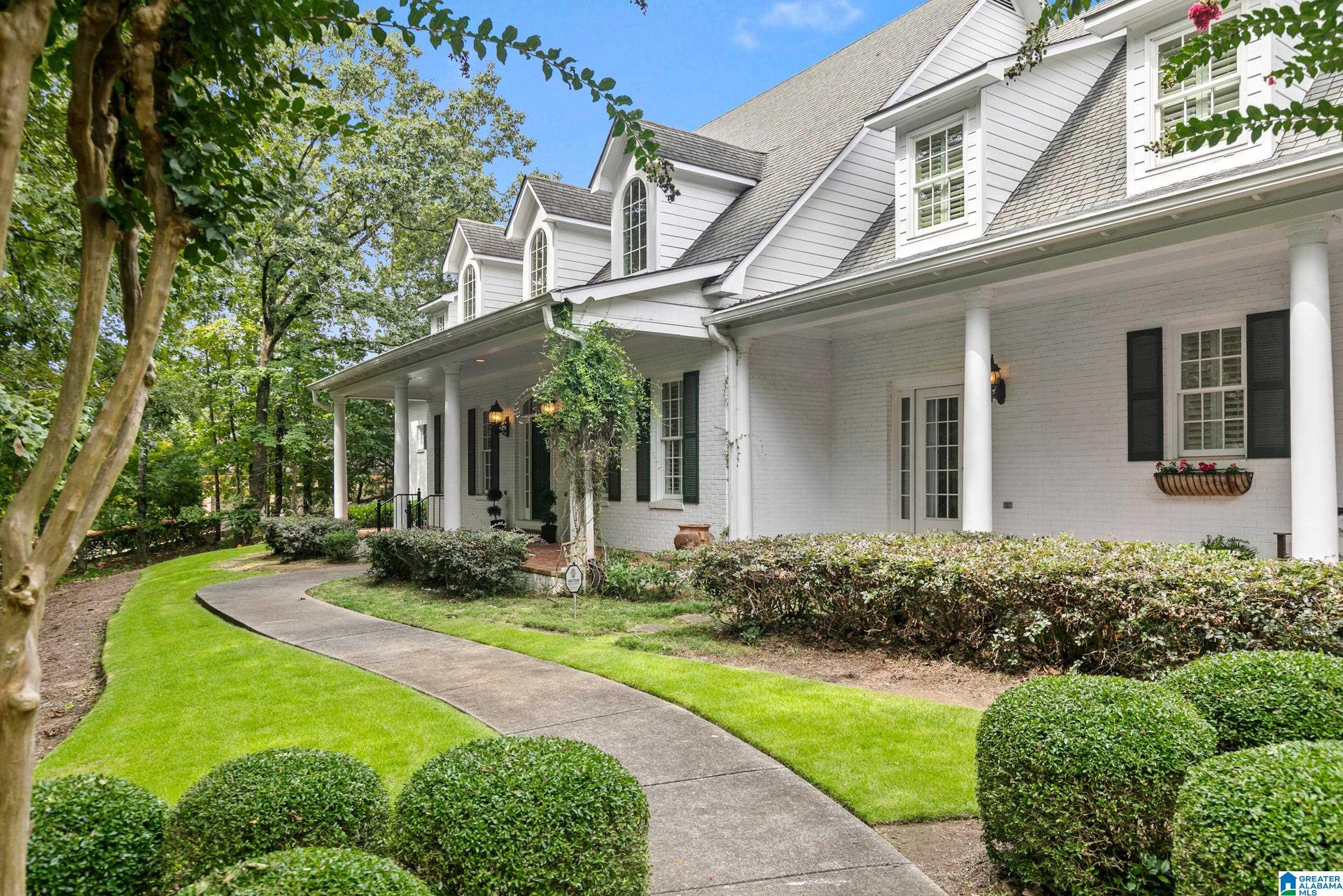 1149 GREYSTONE CREST