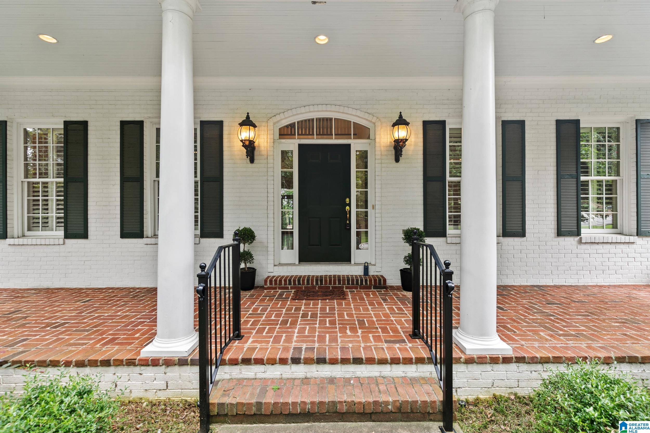 1149 GREYSTONE CREST