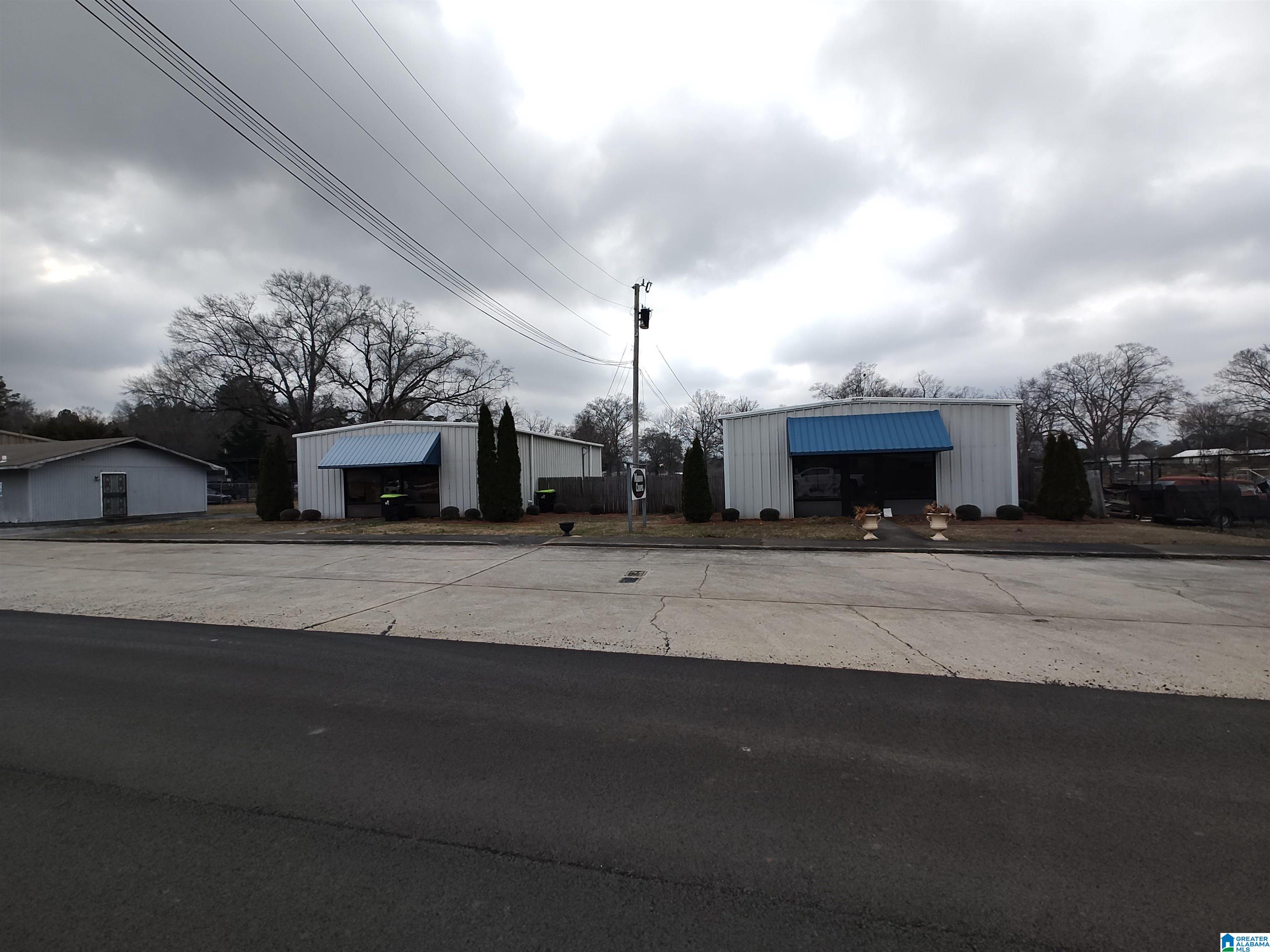 403& 407 N ELM AVENUE