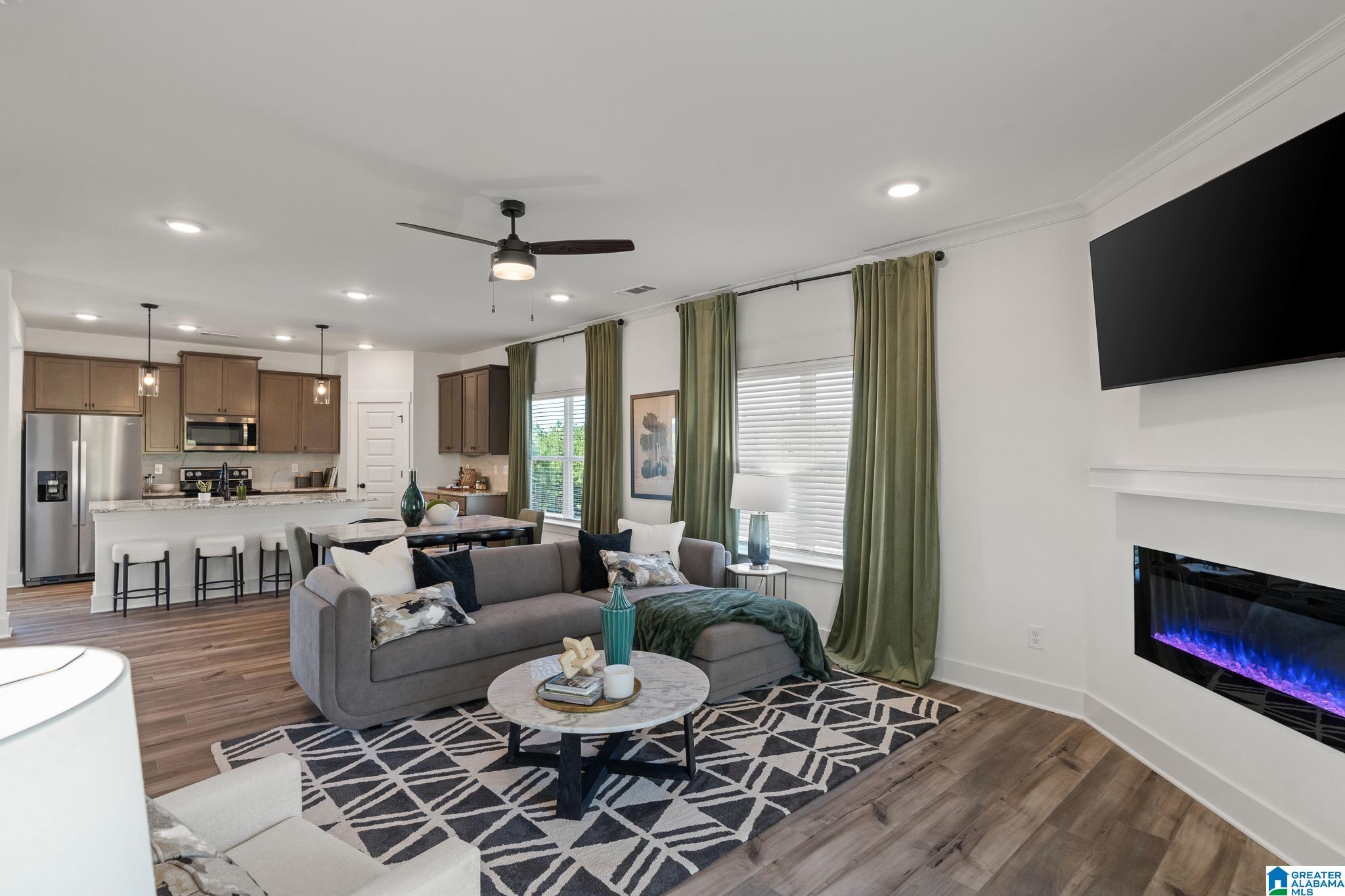 1112 BIRCHWOOD LANE