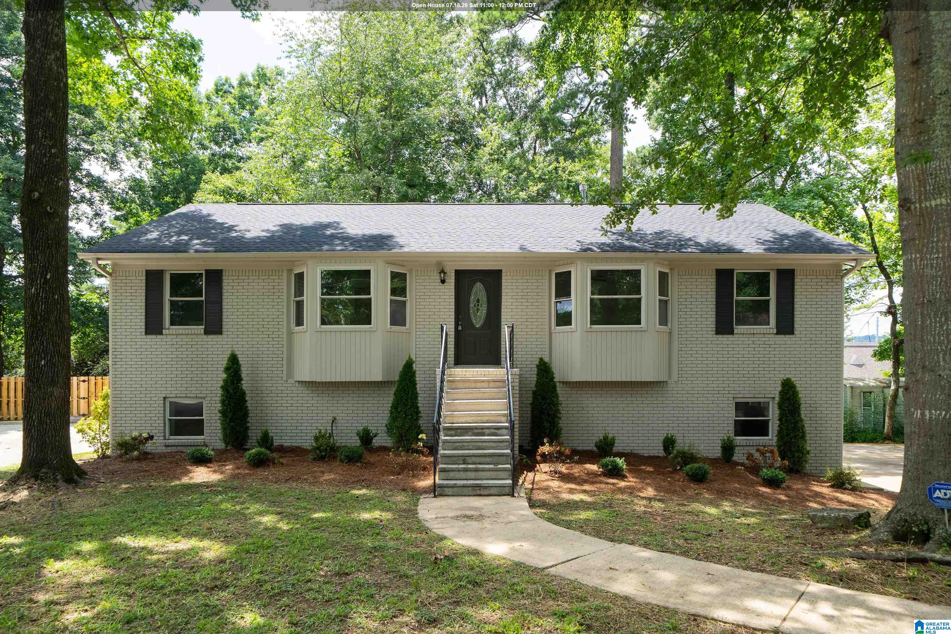 Photo 1 of 26 — 4038 IDA LANE, VESTAVIA HILLS, AL 35243