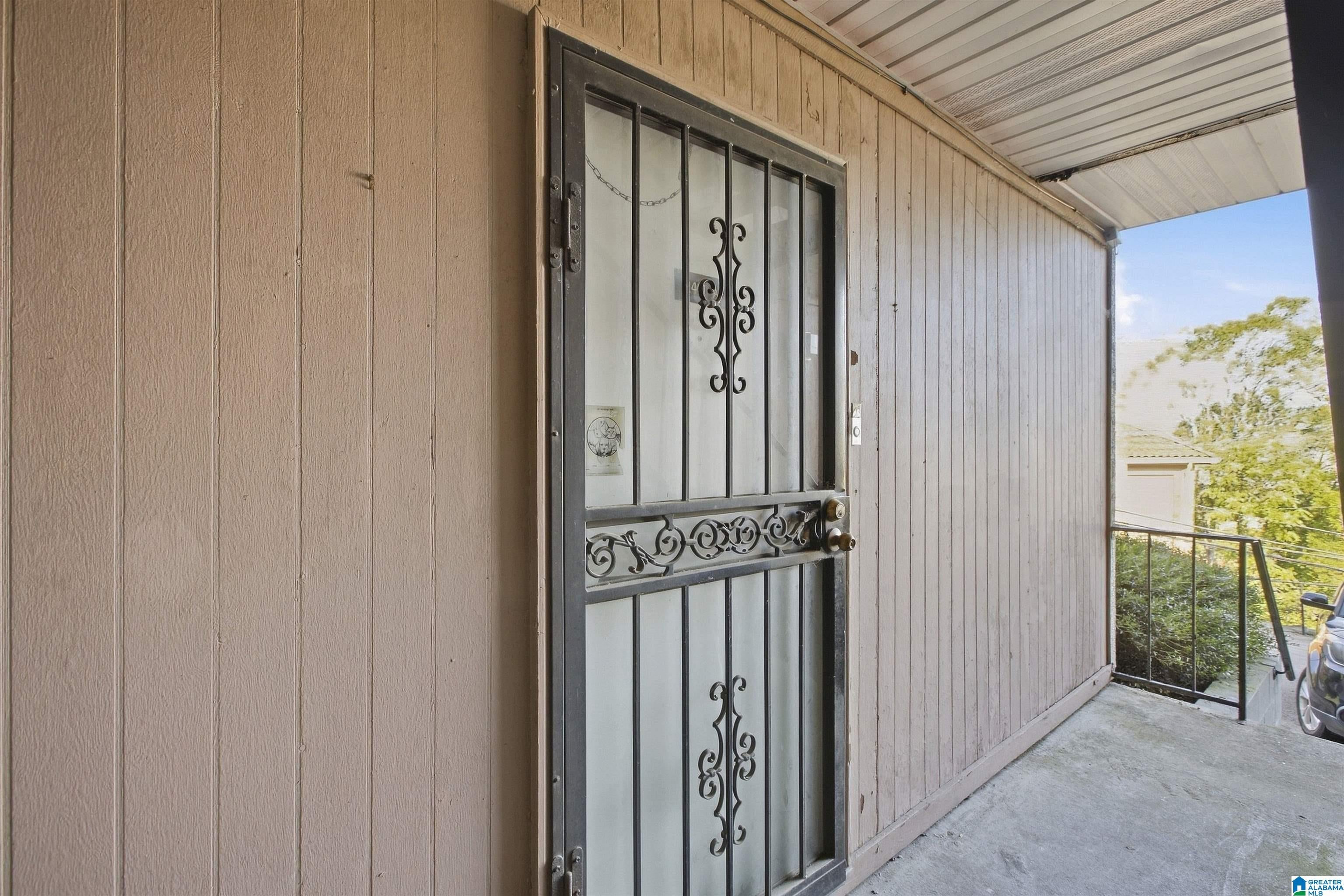 2401 ARLINGTON CRESCENT A