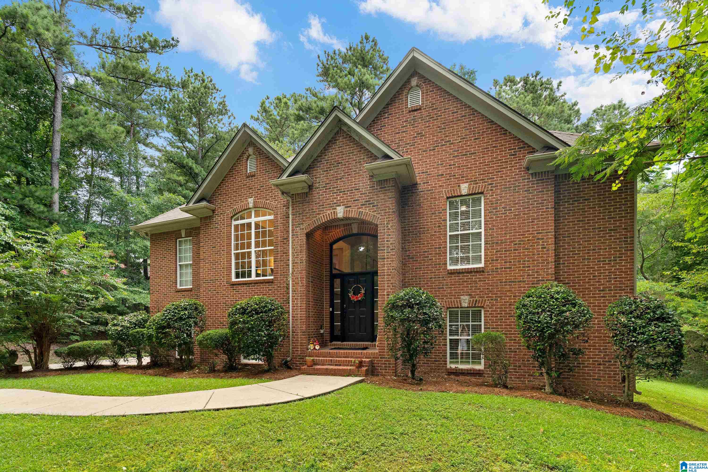 100 AUTUMN VIEW DRIVE