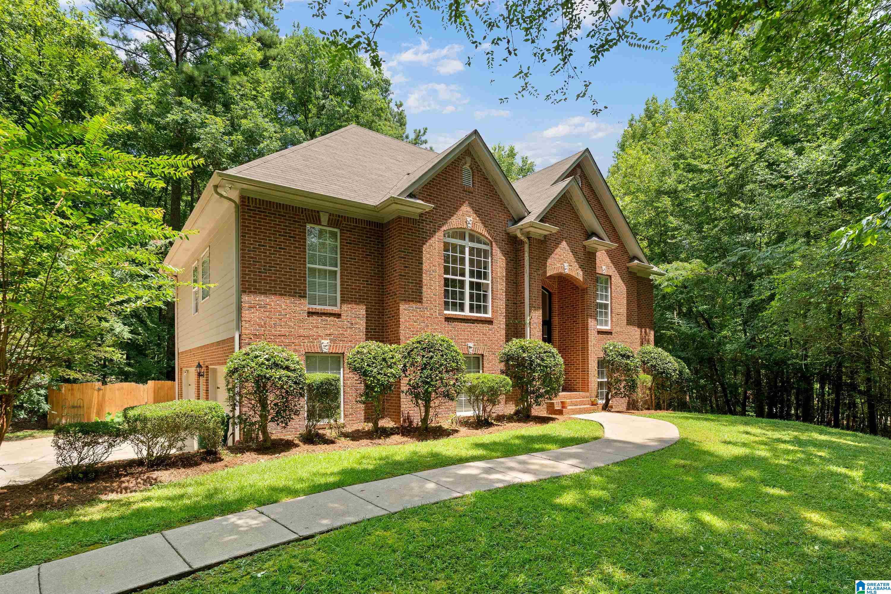 100 AUTUMN VIEW DRIVE